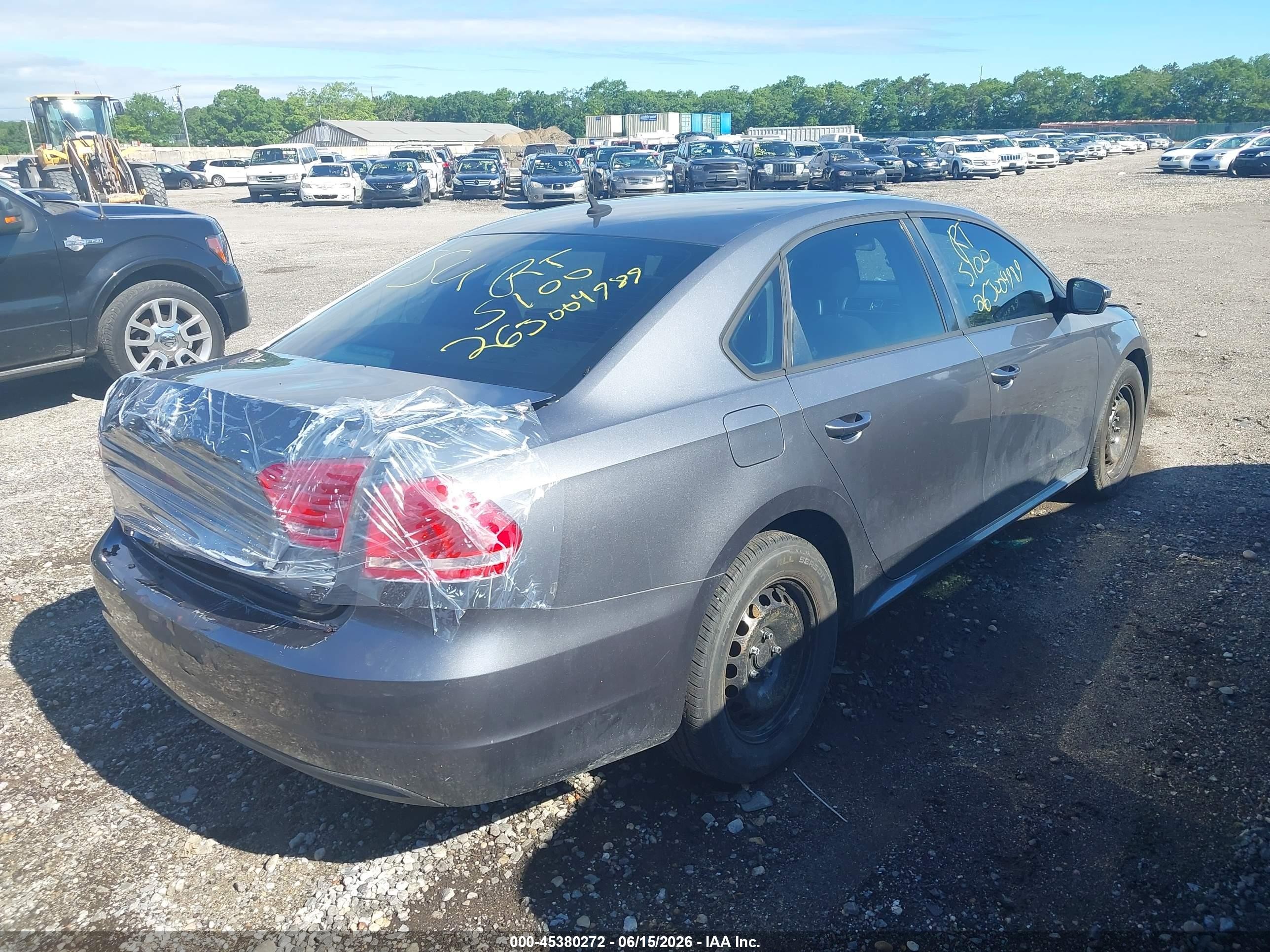 2015 Volkswagen Passat 1.8t S Gray vin: 1VWAT7A39FC041731