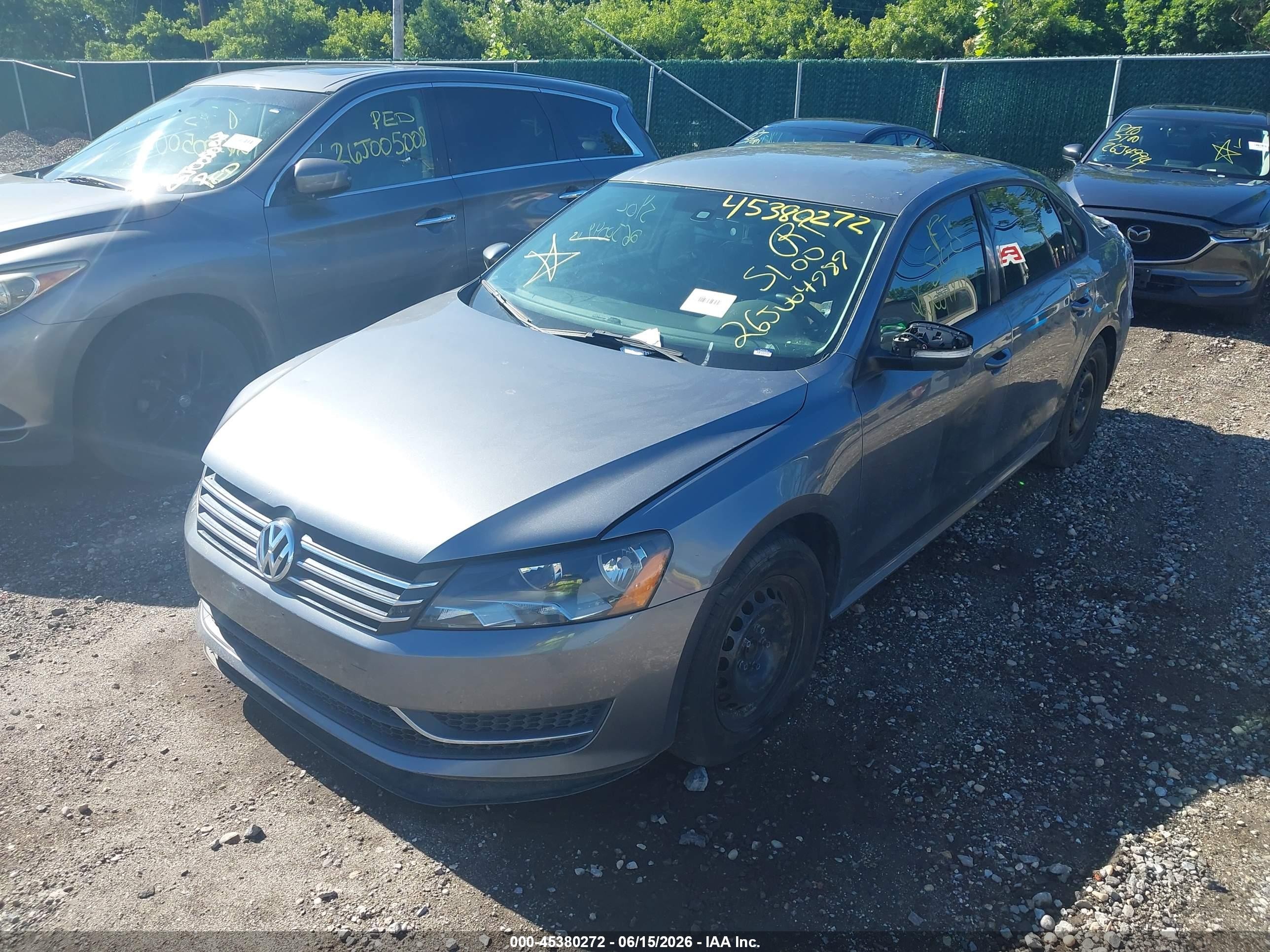 2015 Volkswagen Passat 1.8t S Gray vin: 1VWAT7A39FC041731