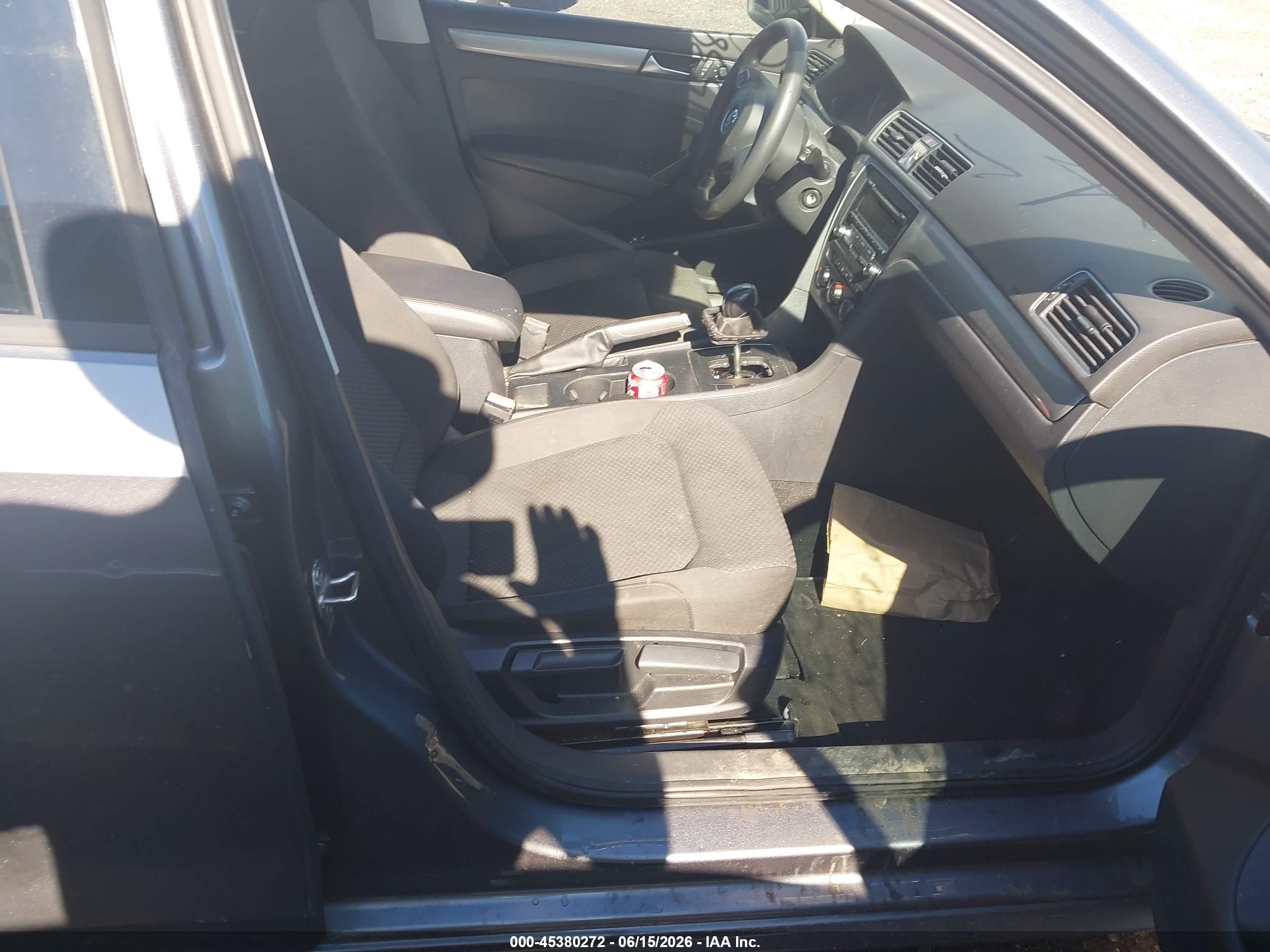 2015 Volkswagen Passat 1.8t S Gray vin: 1VWAT7A39FC041731
