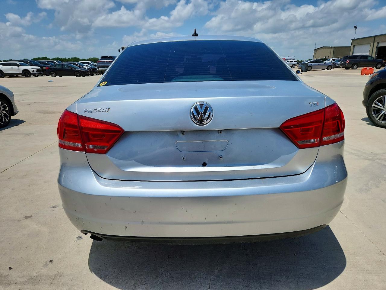 2015 Volkswagen Passat S Silver vin: 1VWAT7A39FC045388