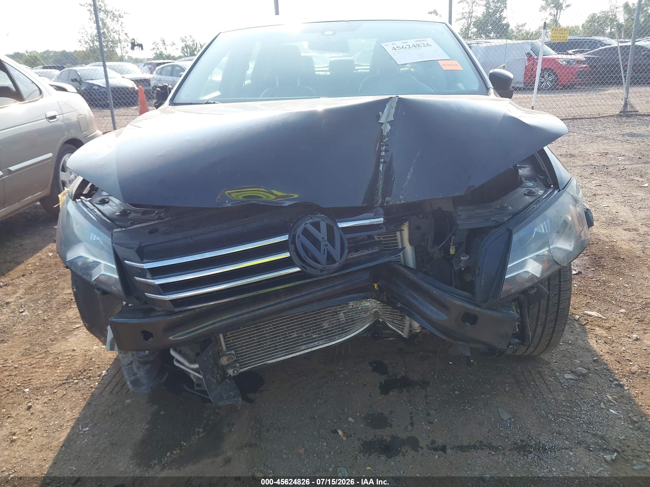 2015 Volkswagen Passat 1.8t Wolfsburg Edition Черный vin: 1VWAT7A39FC078732