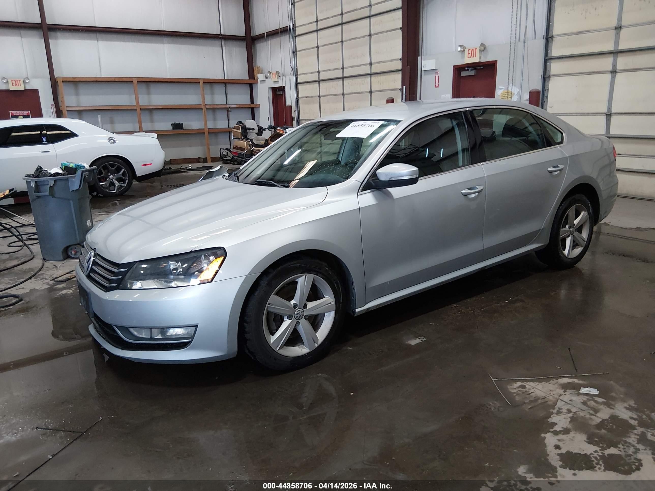 2015 Volkswagen Passat 1.8t Limited Edition Silver vin: 1VWAT7A39FC092551