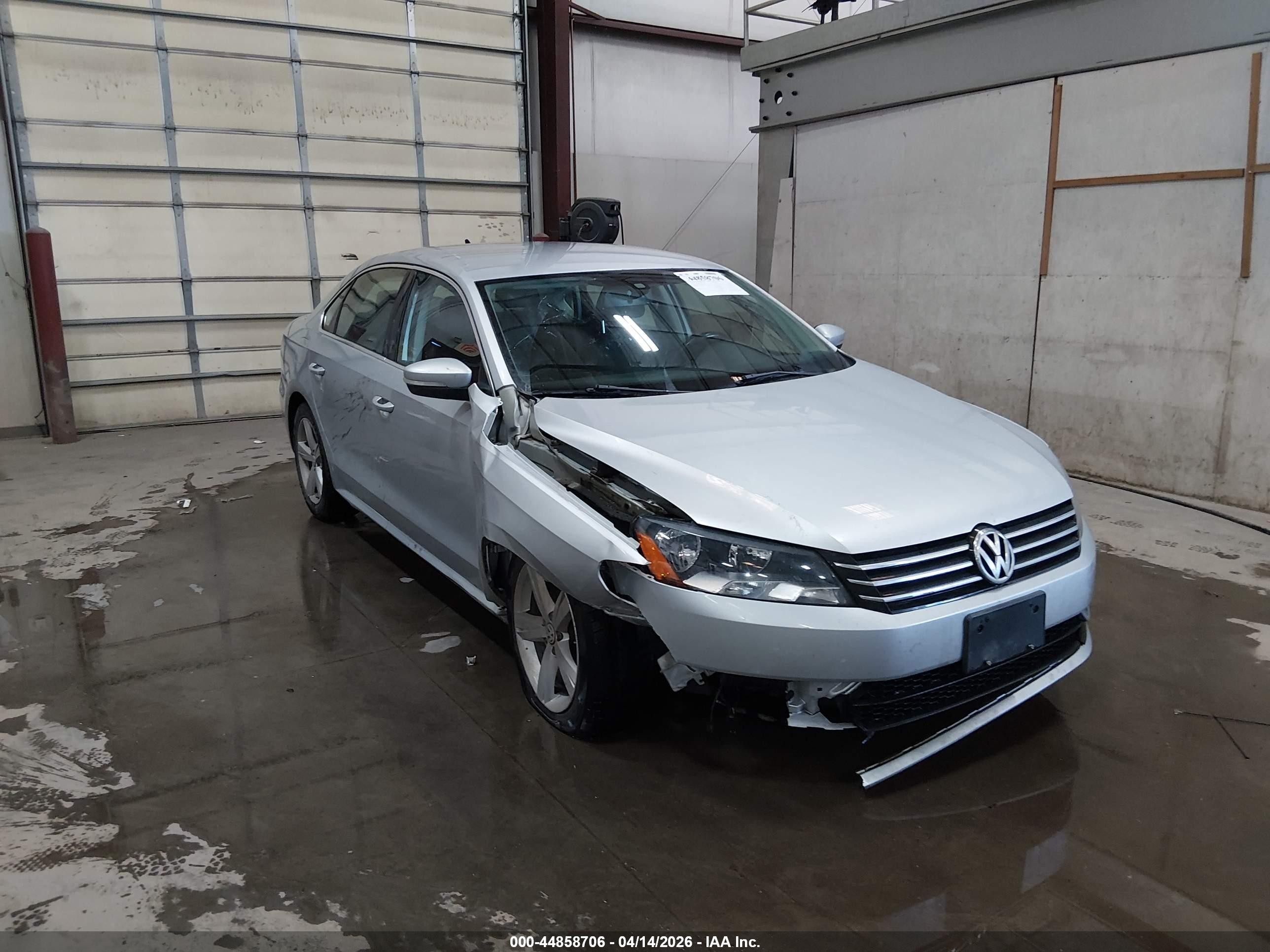 2015 Volkswagen Passat 1.8t Limited Edition Silver vin: 1VWAT7A39FC092551