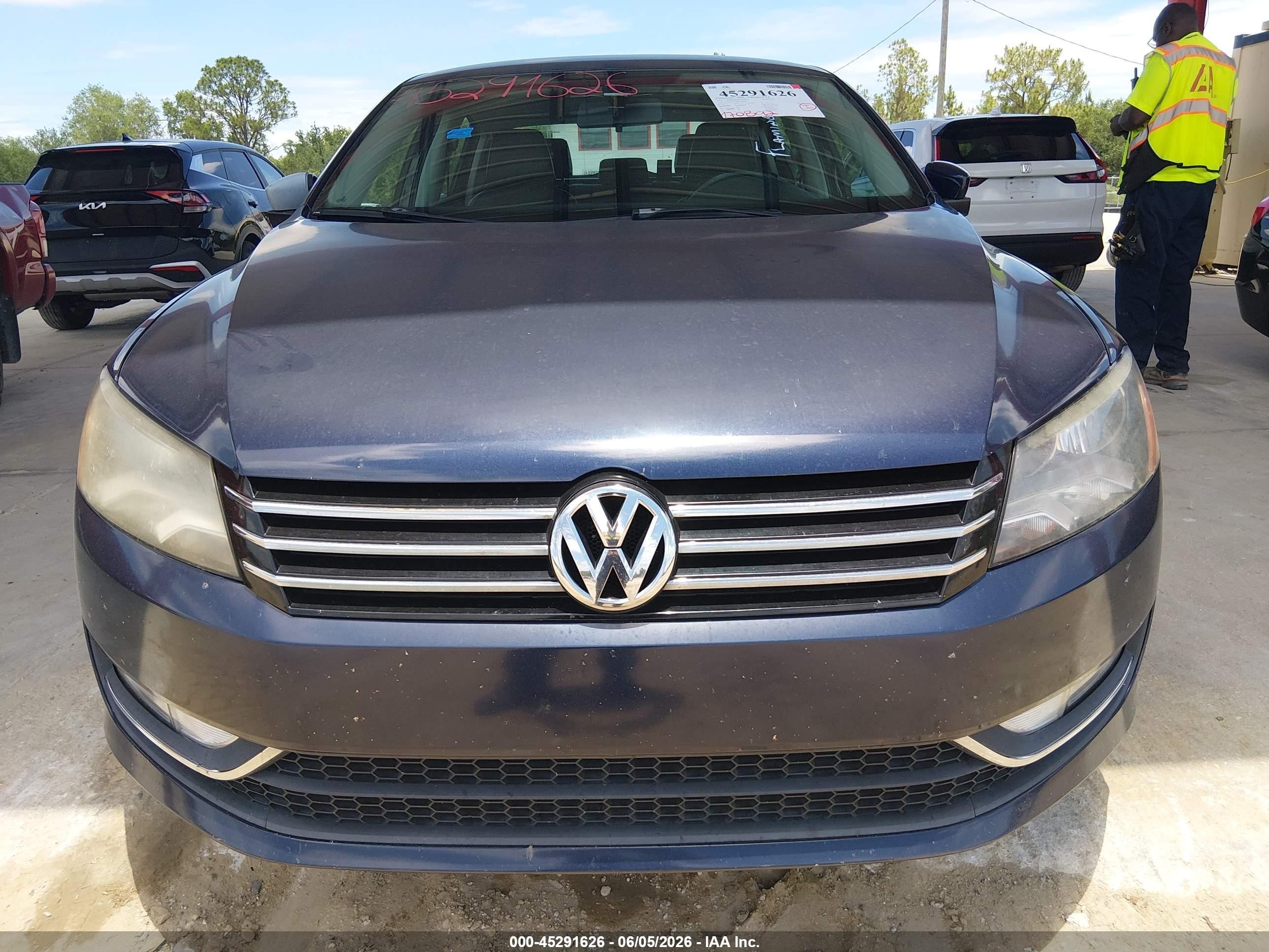 2015 Volkswagen Passat 1.8t Limited Edition Blue vin: 1VWAT7A39FC094624