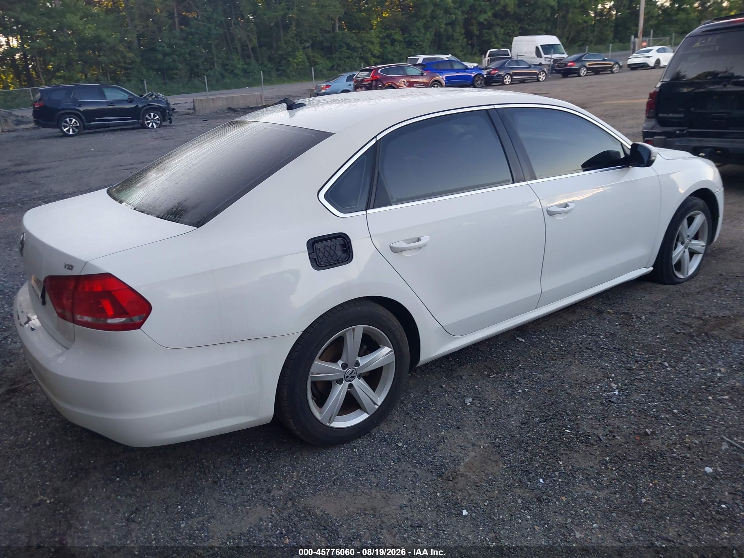2015 Volkswagen Passat 1.8t Limited Edition White vin: 1VWAT7A39FC109090