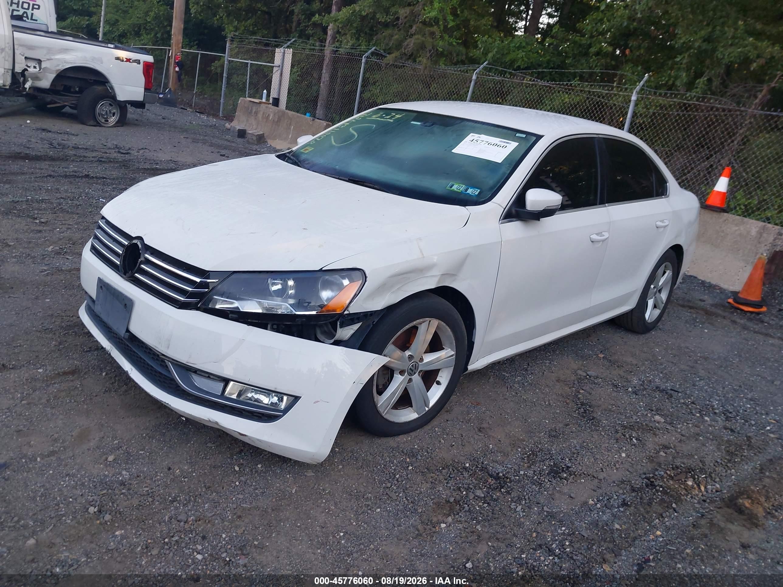 2015 Volkswagen Passat 1.8t Limited Edition White vin: 1VWAT7A39FC109090