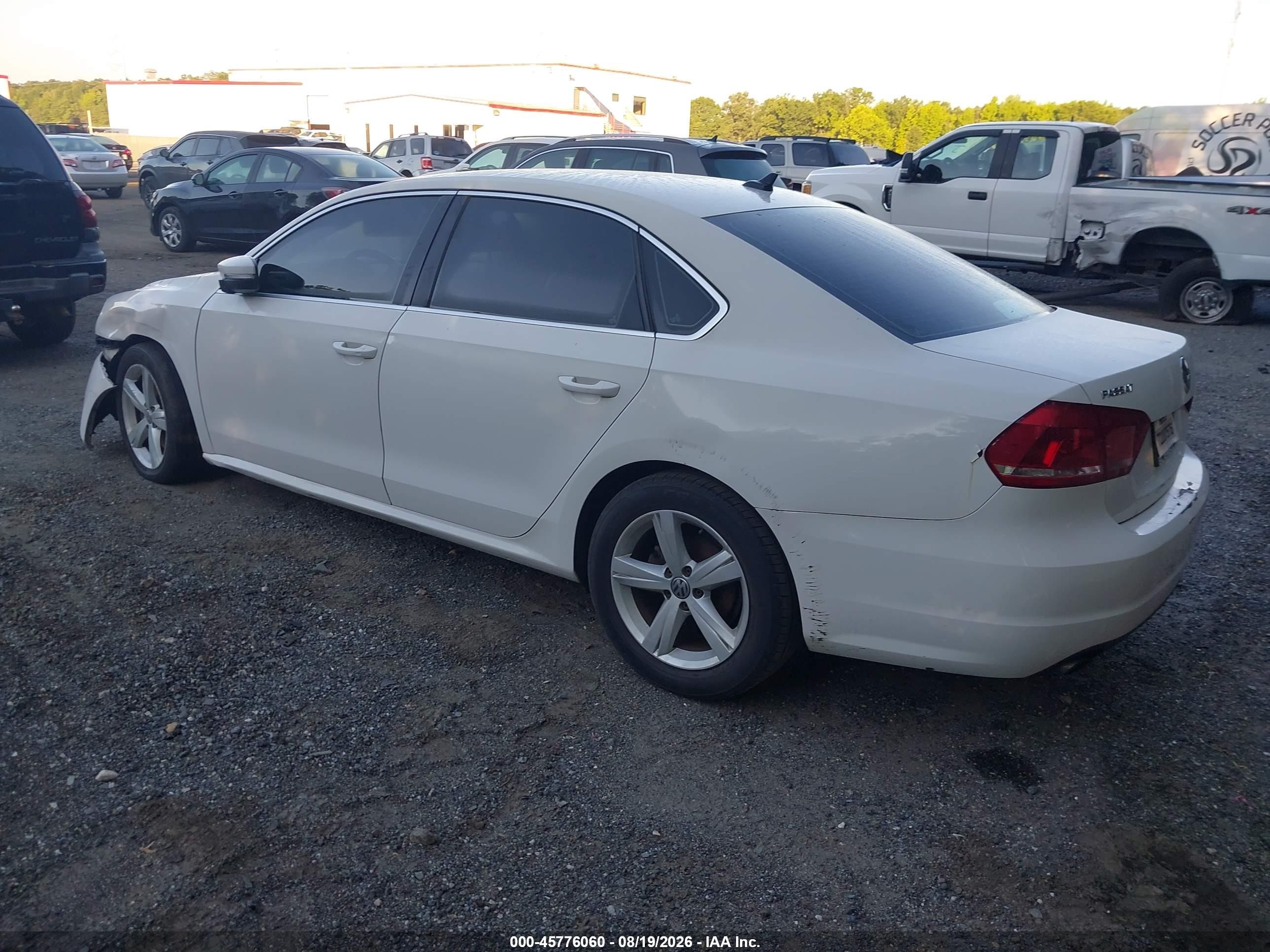2015 Volkswagen Passat 1.8t Limited Edition White vin: 1VWAT7A39FC109090
