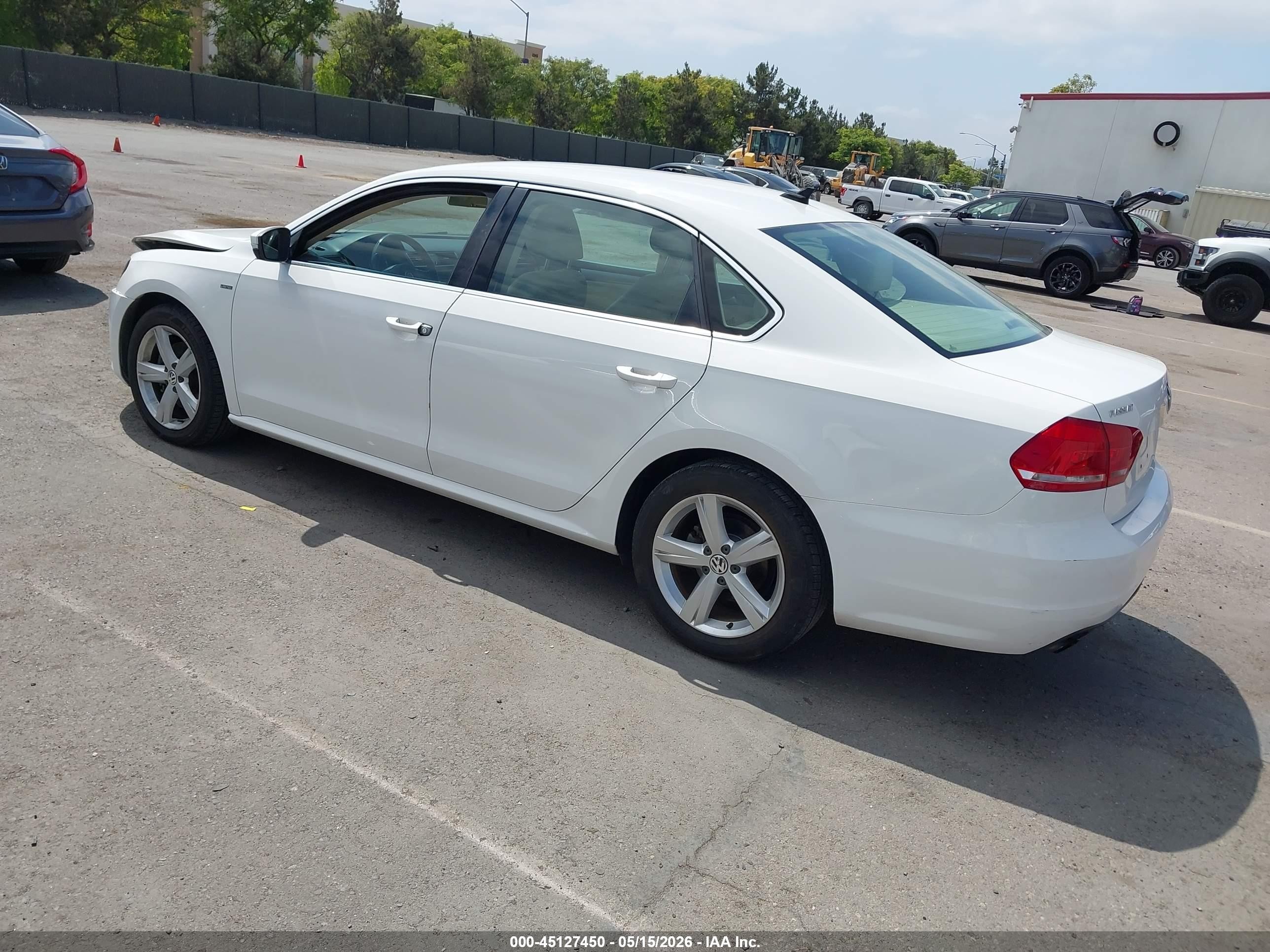 2015 Volkswagen Passat 1.8t Limited Edition White vin: 1VWAT7A39FC110000