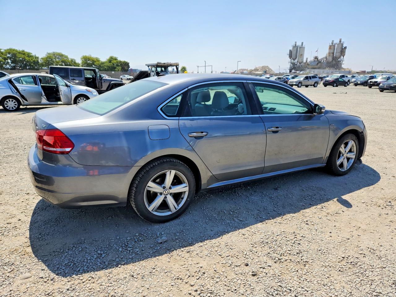 2015 Volkswagen Passat S Silver vin: 1VWAT7A39FC118016