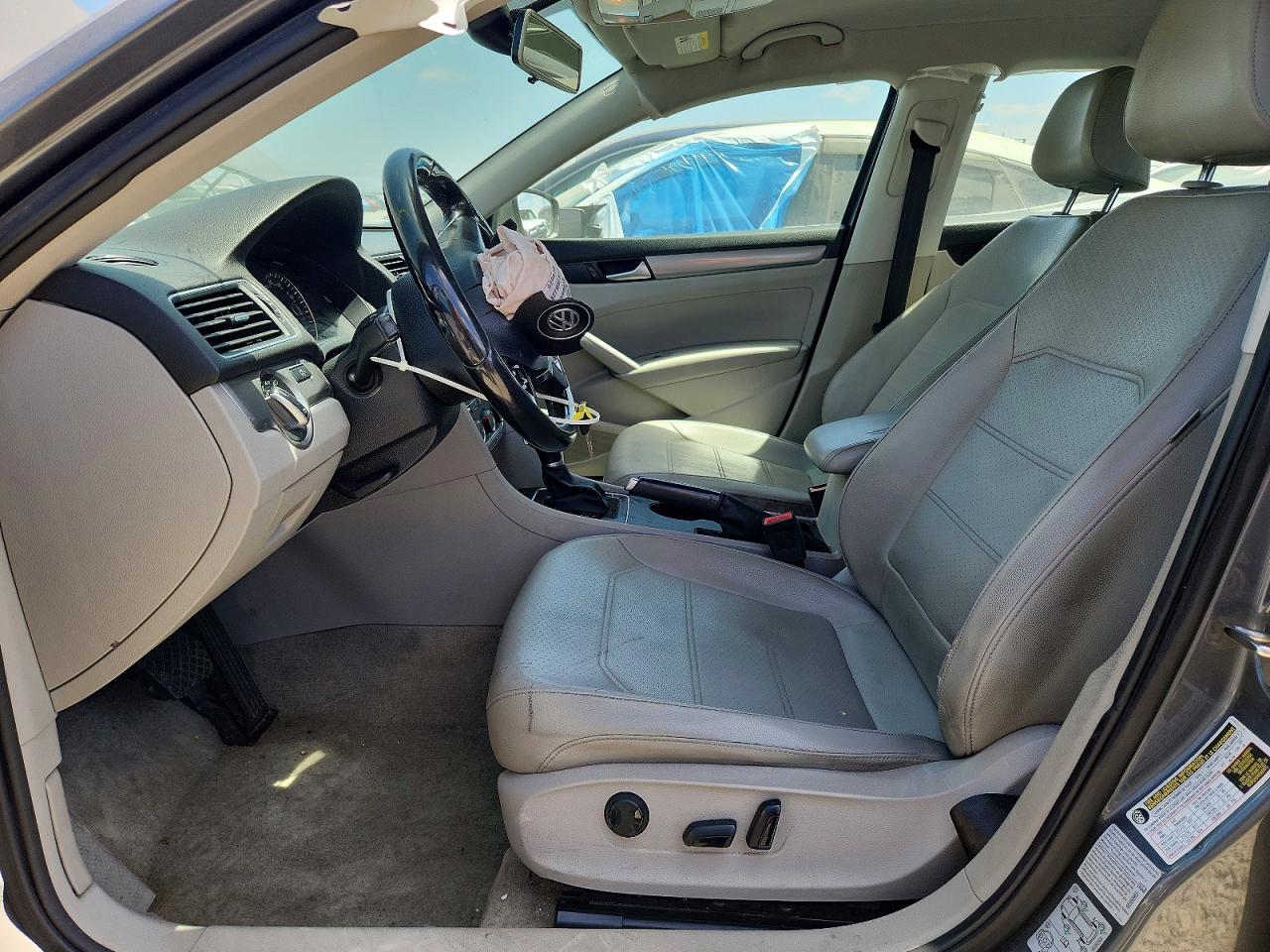 2015 Volkswagen Passat S Silver vin: 1VWAT7A39FC118016