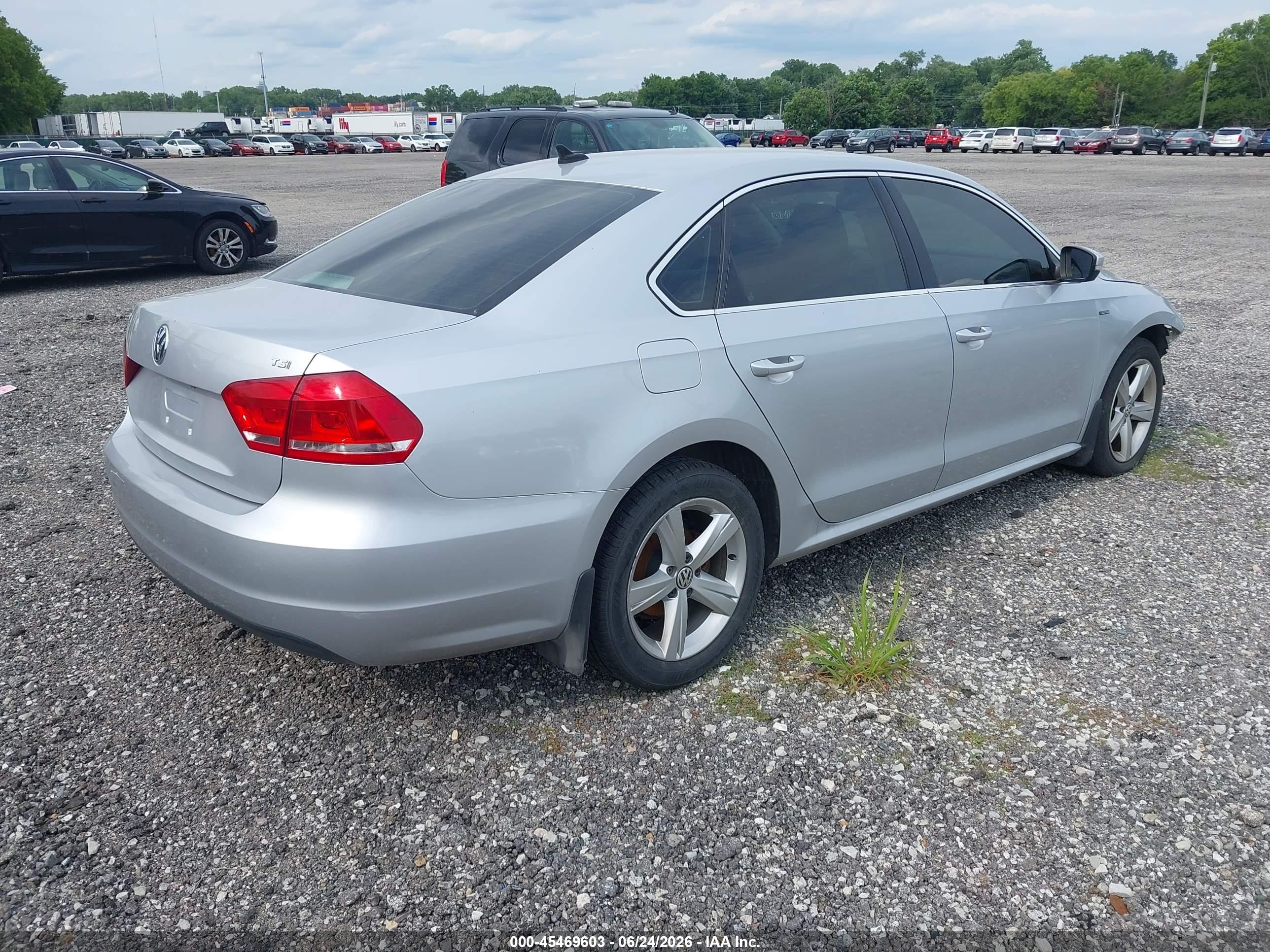 2015 Volkswagen Passat 1.8t Limited Edition Silver vin: 1VWAT7A39FC120736