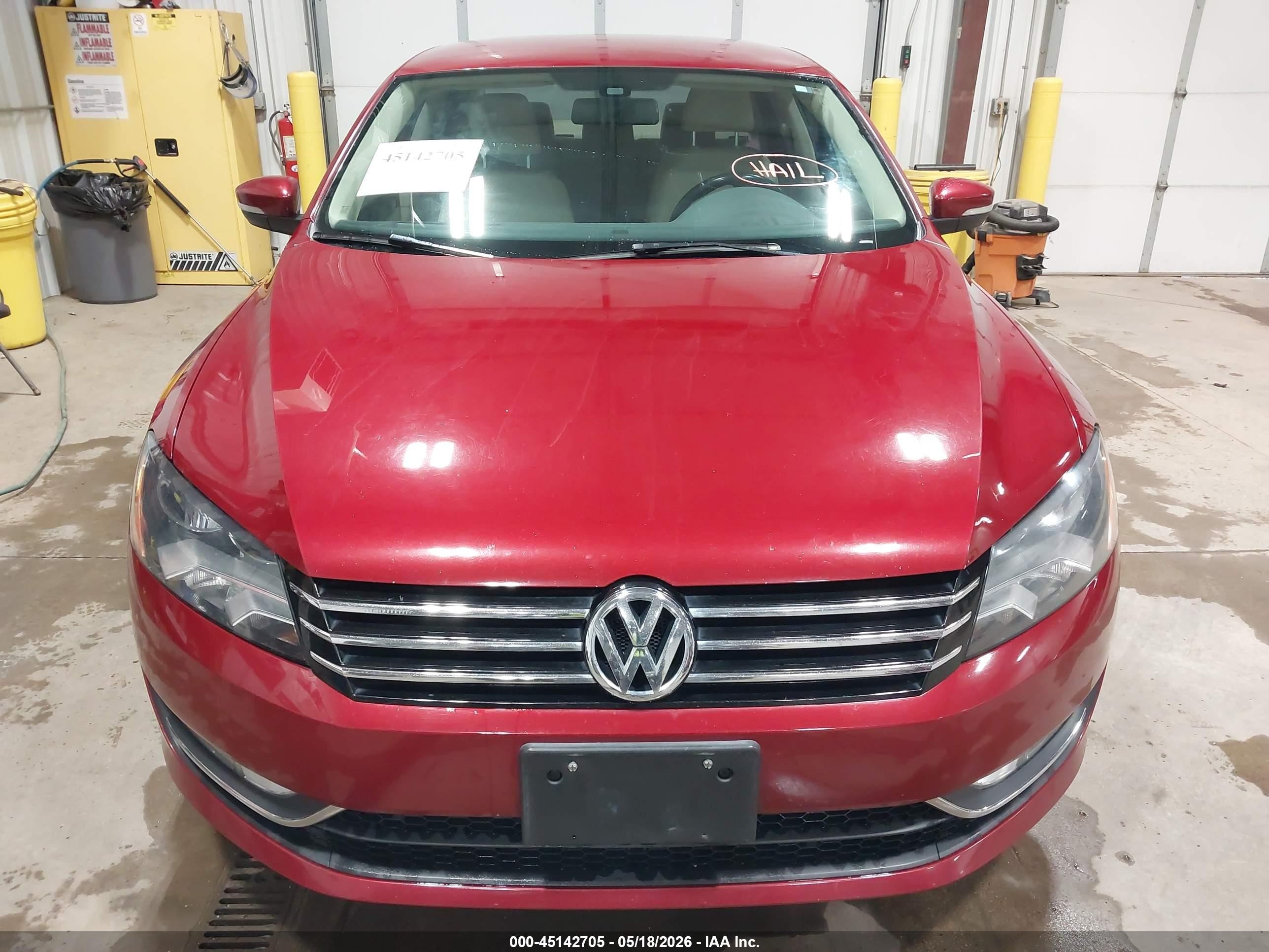 2015 Volkswagen Passat 1.8t Limited Edition Red vin: 1VWAT7A39FC120929