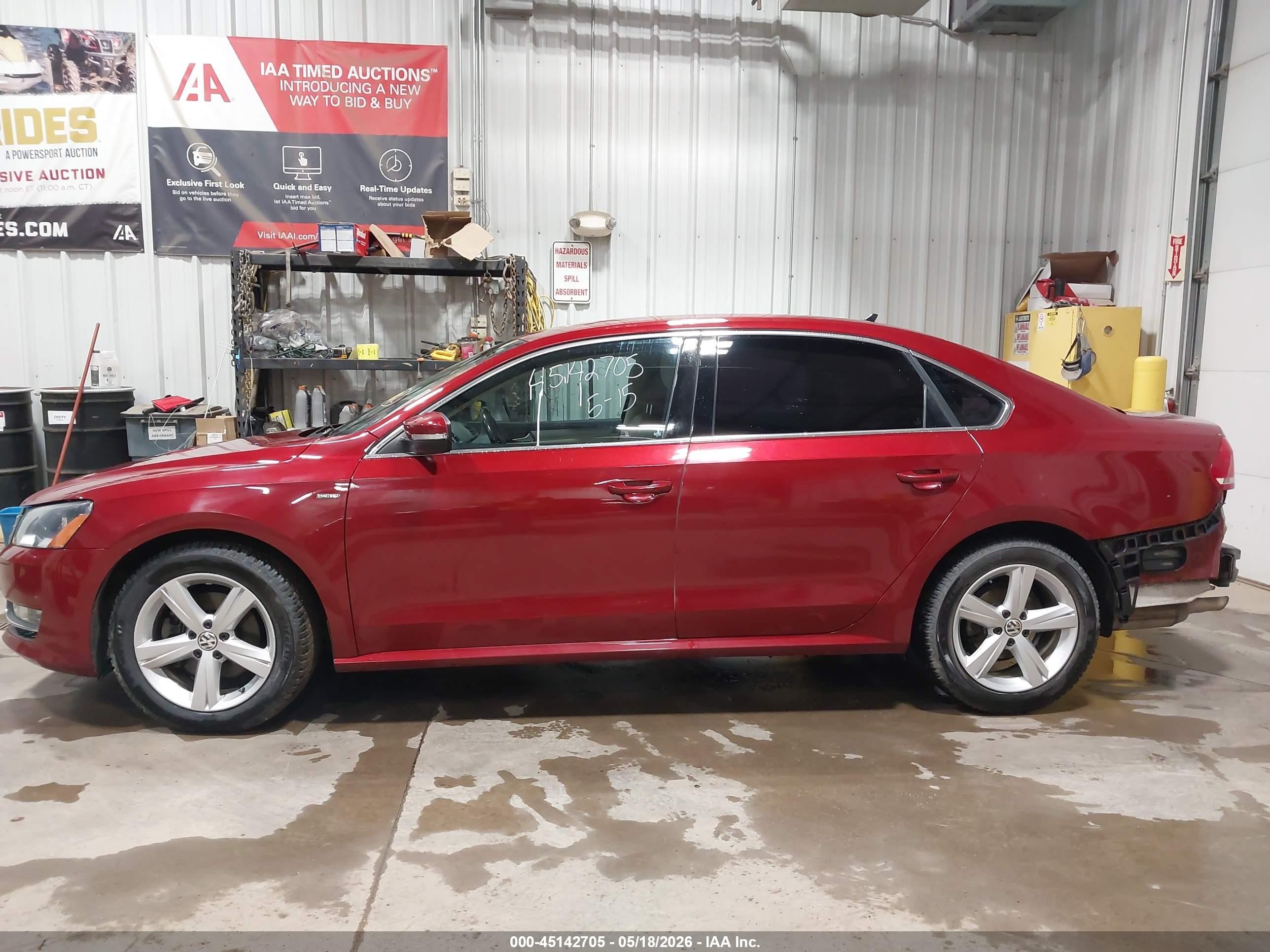 2015 Volkswagen Passat 1.8t Limited Edition Red vin: 1VWAT7A39FC120929