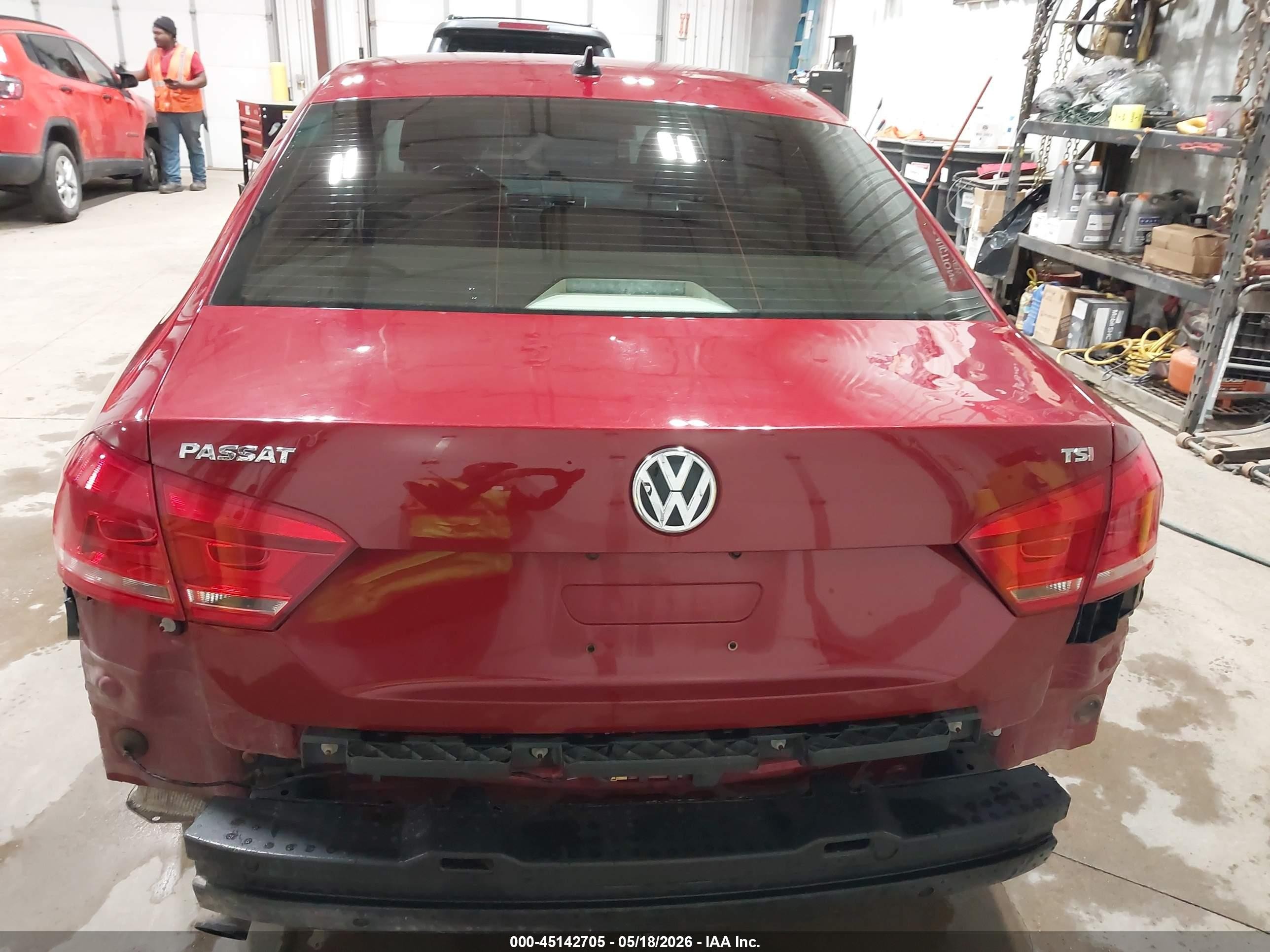 2015 Volkswagen Passat 1.8t Limited Edition Red vin: 1VWAT7A39FC120929