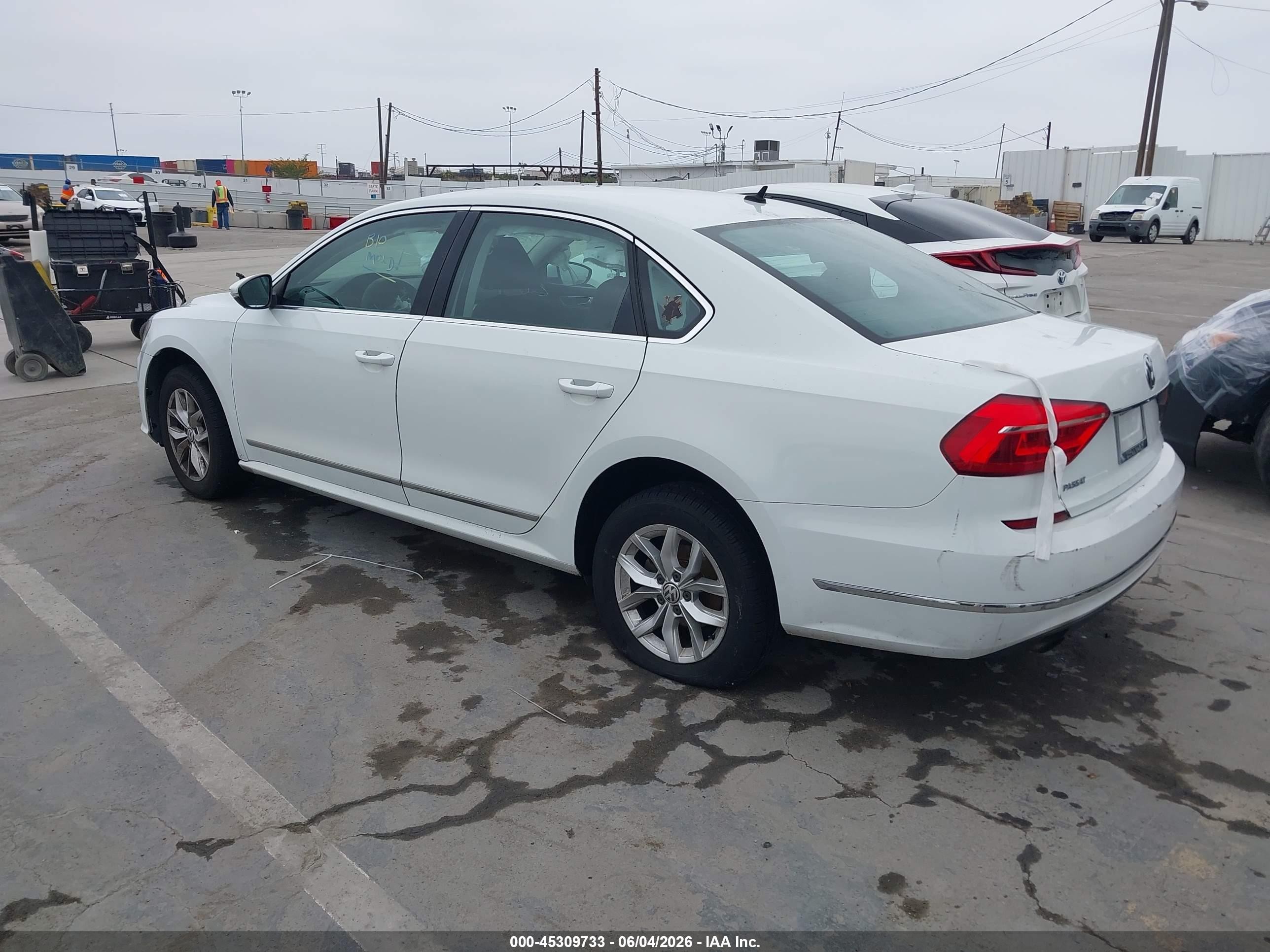 2016 Volkswagen Passat 1.8t S White vin: 1VWAT7A39GC054965