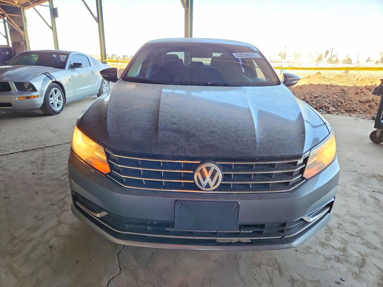 2017 Volkswagen Passat S Серый vin: 1VWAT7A39HC039089