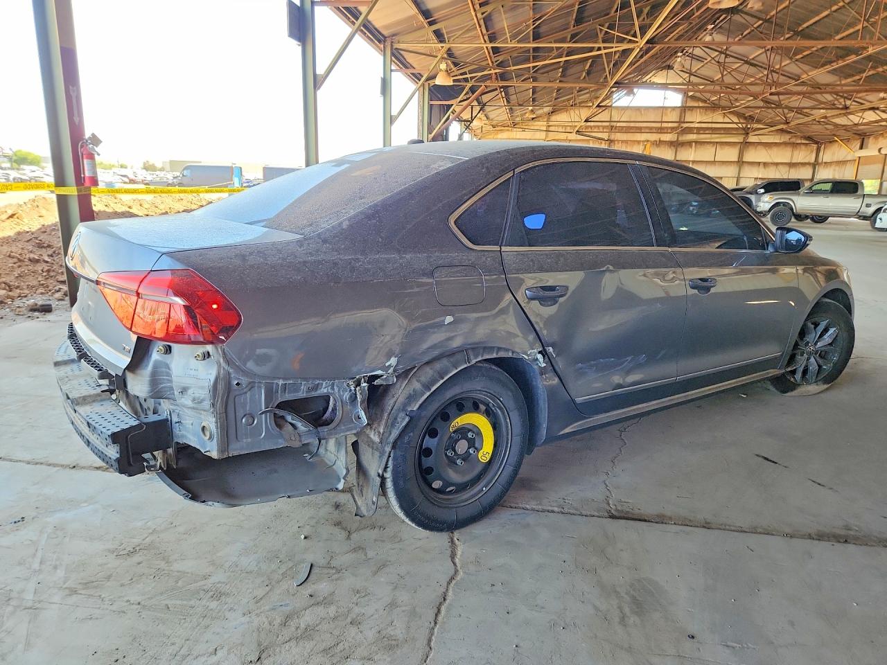 2017 Volkswagen Passat S Серый vin: 1VWAT7A39HC039089