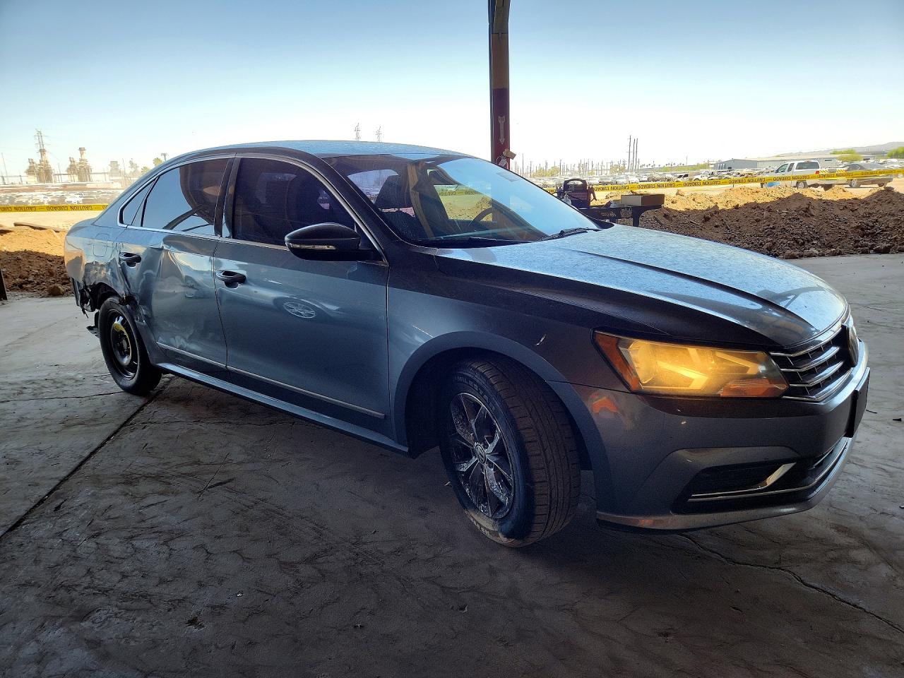 2017 Volkswagen Passat S Серый vin: 1VWAT7A39HC039089