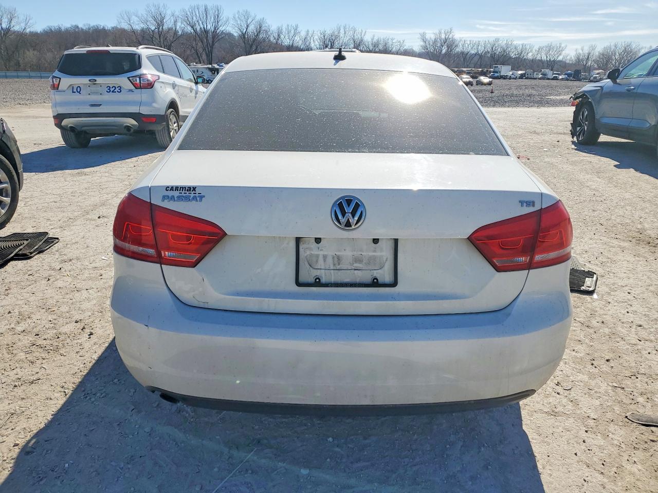 2014 Volkswagen Passat S White vin: 1VWAT7A3XEC023009