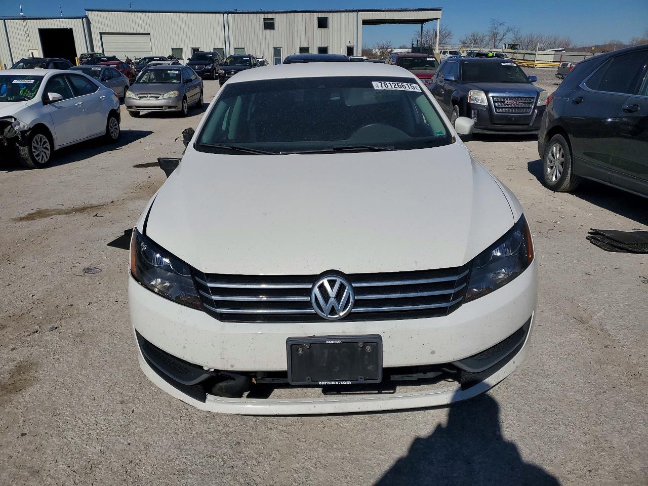 2014 Volkswagen Passat S White vin: 1VWAT7A3XEC023009