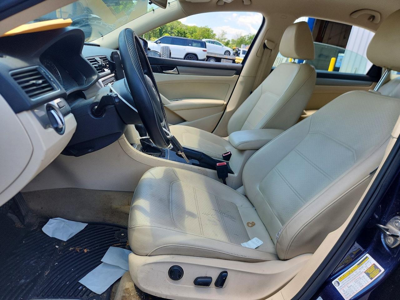 2014 Volkswagen Passat S Blue vin: 1VWAT7A3XEC024452