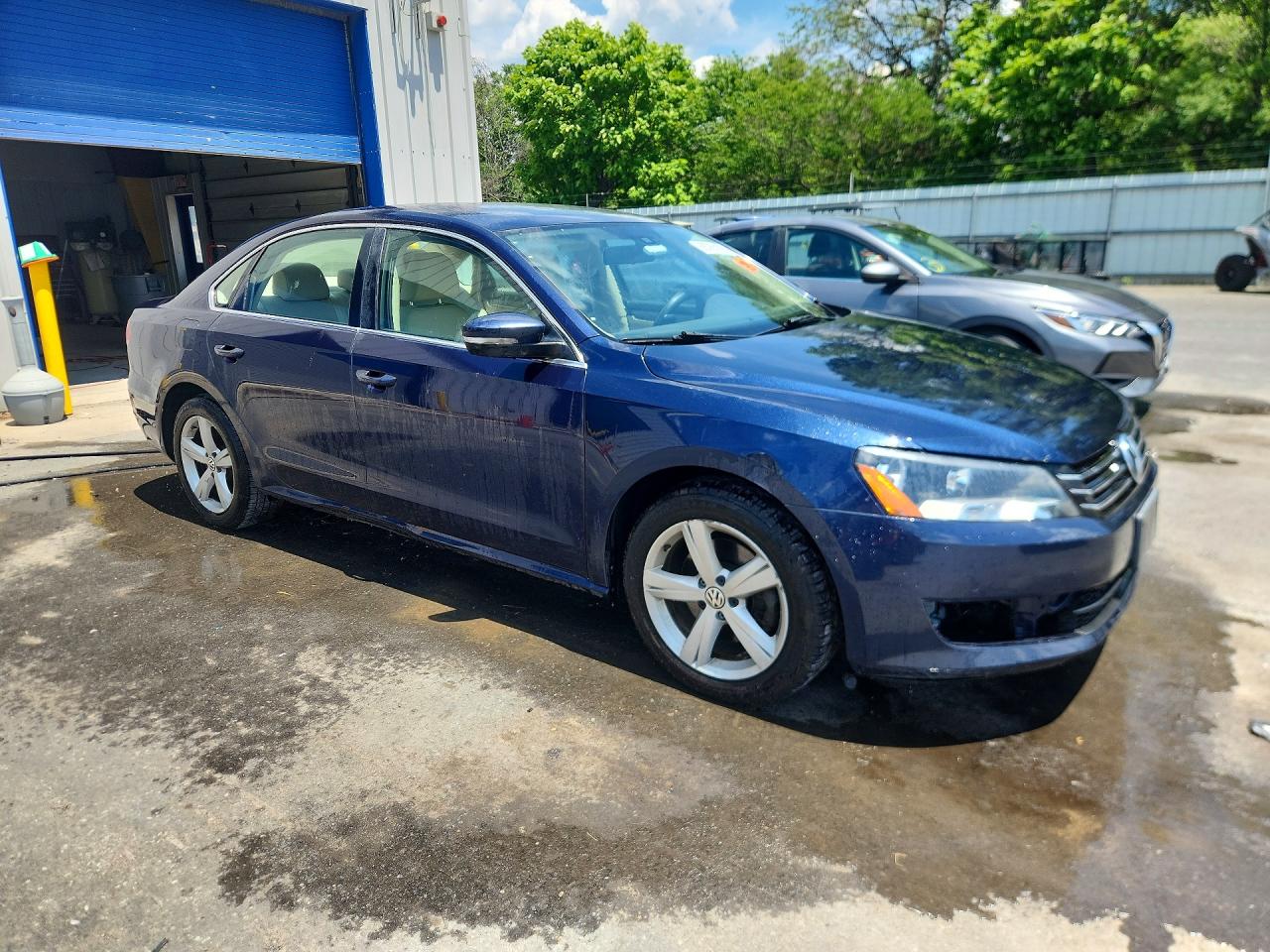 2014 Volkswagen Passat S Blue vin: 1VWAT7A3XEC024452