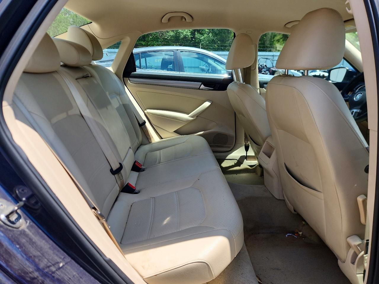 2014 Volkswagen Passat S Blue vin: 1VWAT7A3XEC024452