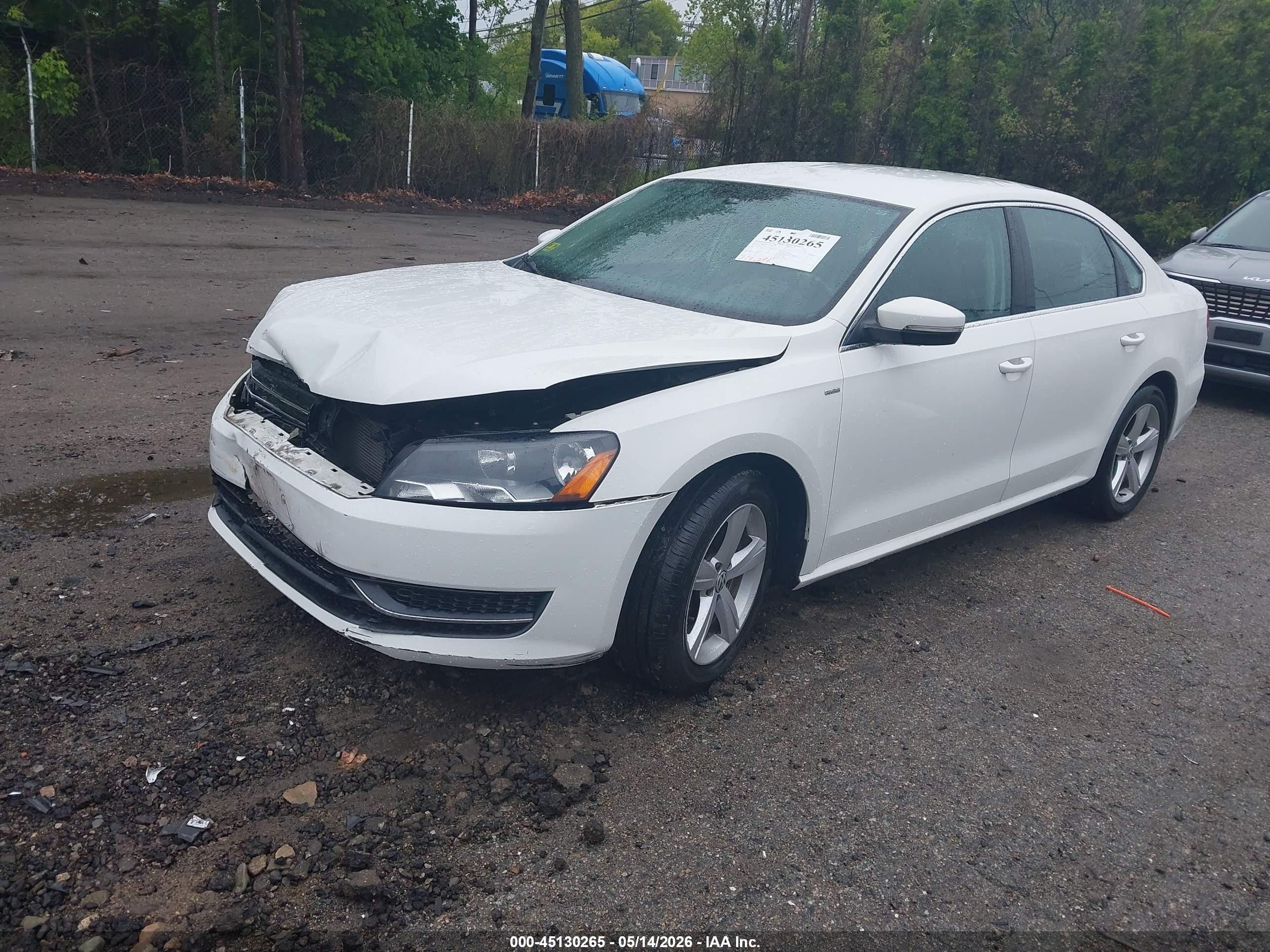 2014 Volkswagen Passat 1.8t Wolfsburg Edition White vin: 1VWAT7A3XEC026752
