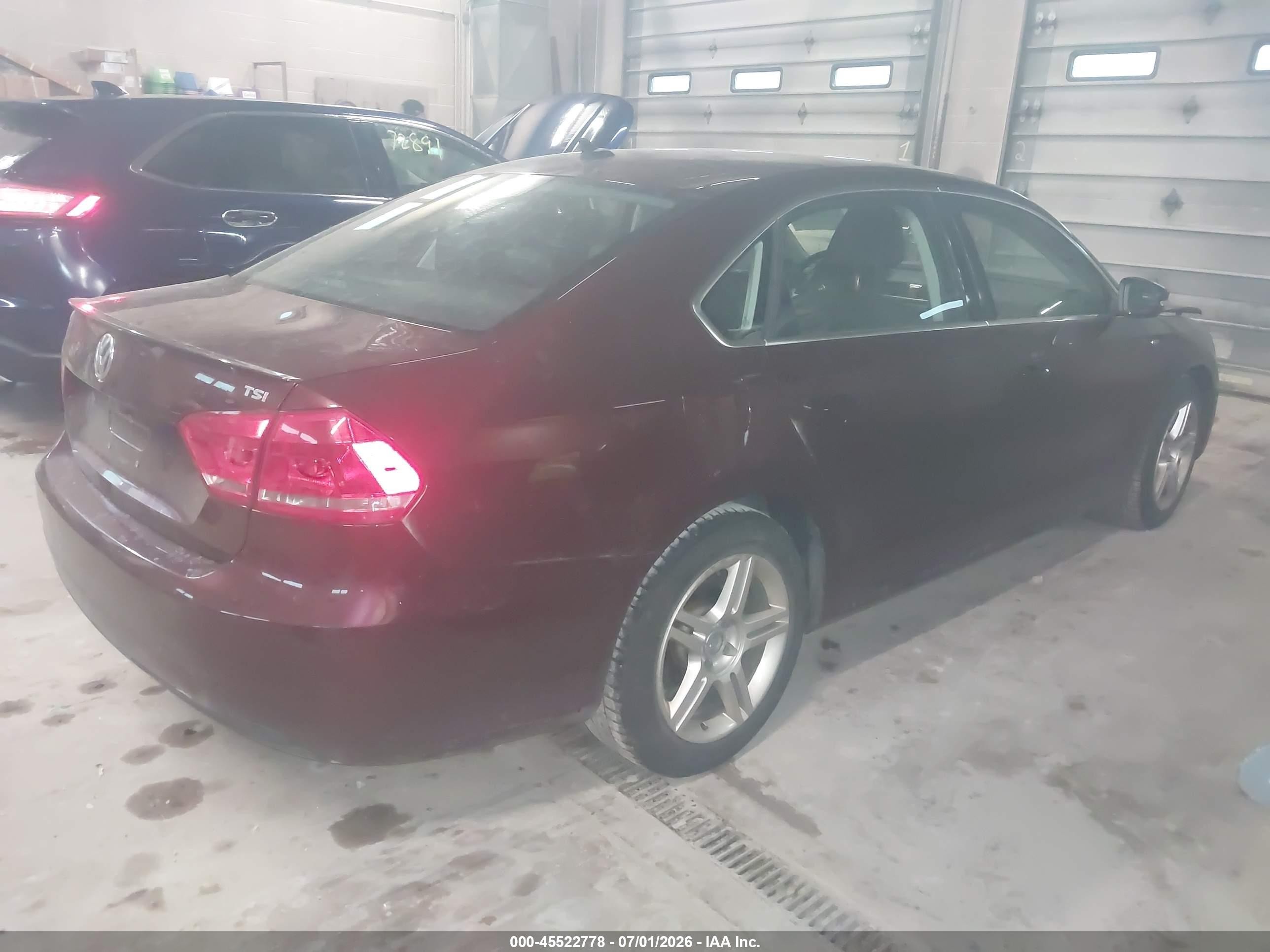 2014 Volkswagen Passat 1.8t Wolfsburg Edition Maroon vin: 1VWAT7A3XEC028291
