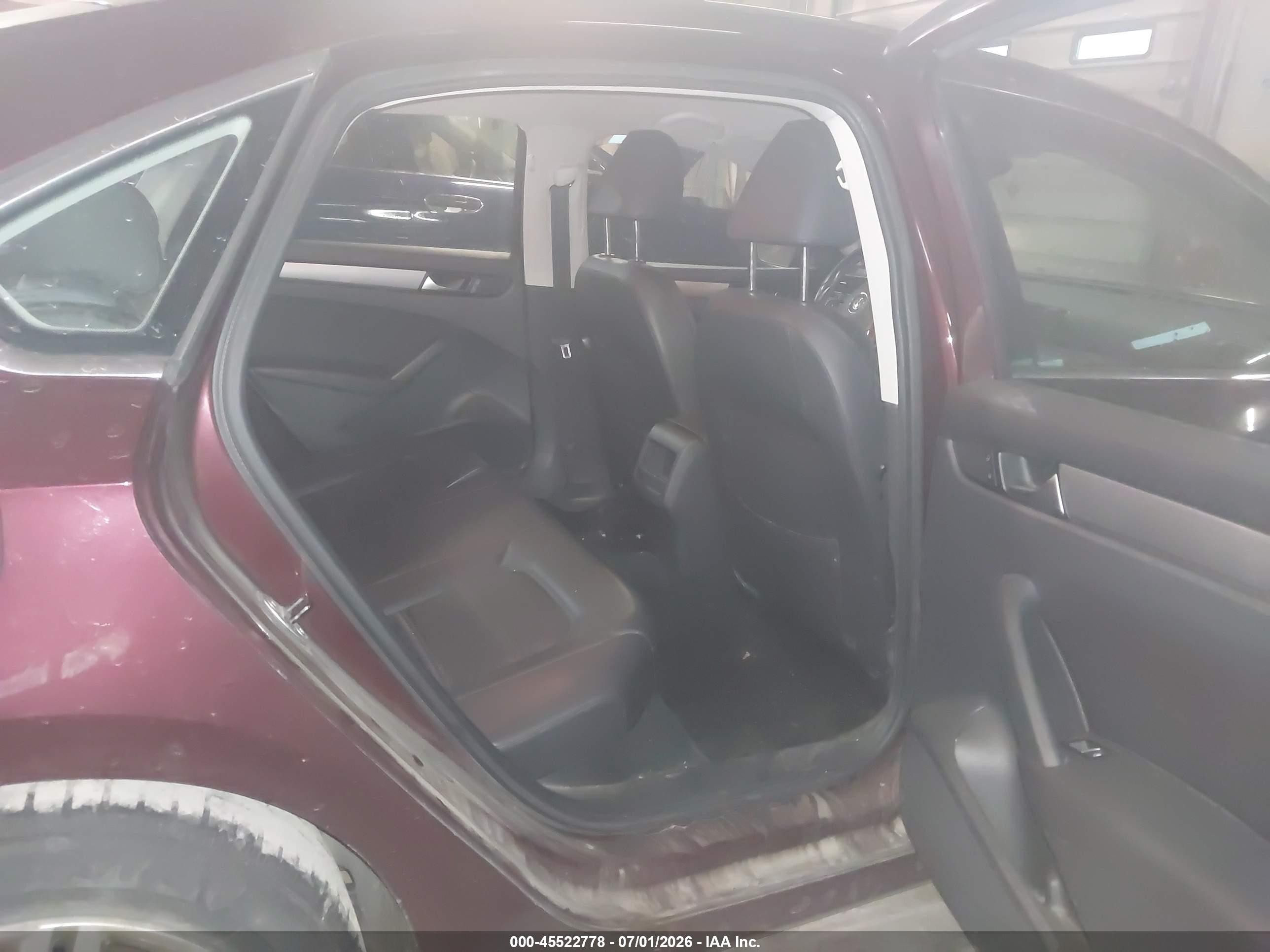 2014 Volkswagen Passat 1.8t Wolfsburg Edition Maroon vin: 1VWAT7A3XEC028291