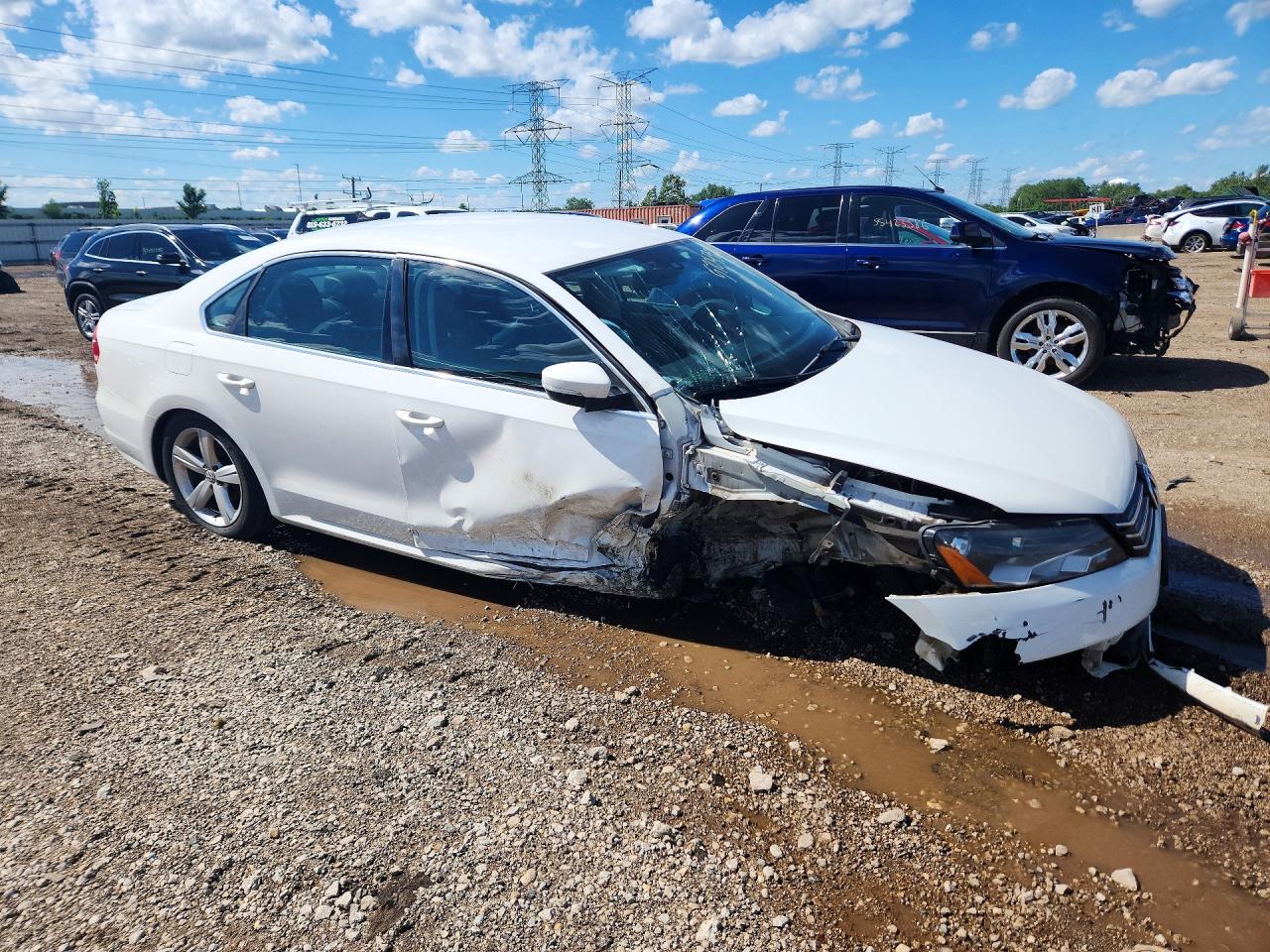 2014 Volkswagen Passat S White vin: 1VWAT7A3XEC030929