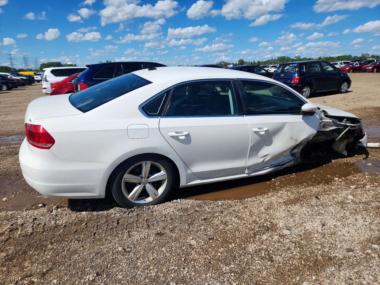 2014 Volkswagen Passat S White vin: 1VWAT7A3XEC030929