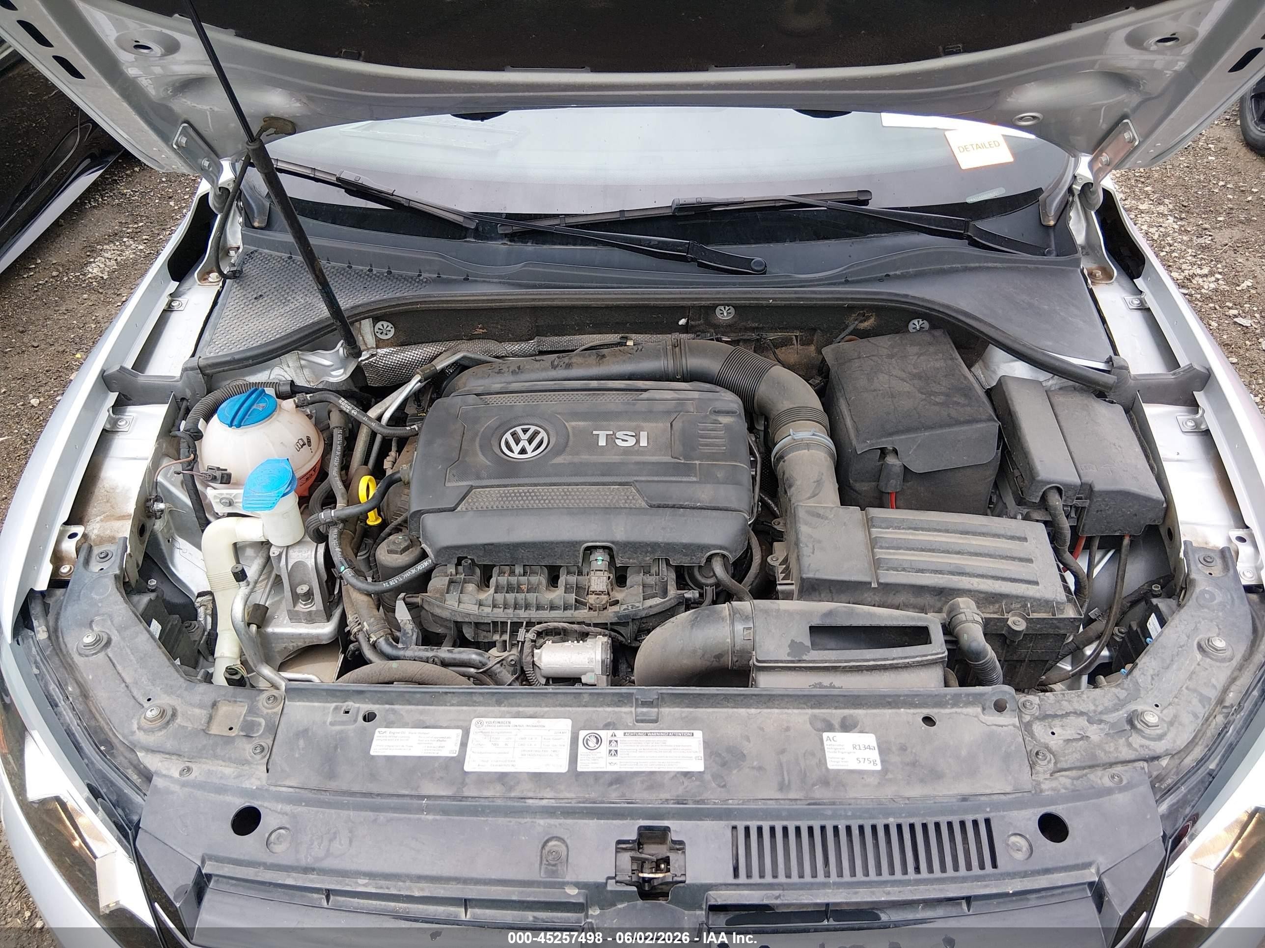 2014 Volkswagen Passat 1.8t Wolfsburg Edition Silver vin: 1VWAT7A3XEC031871