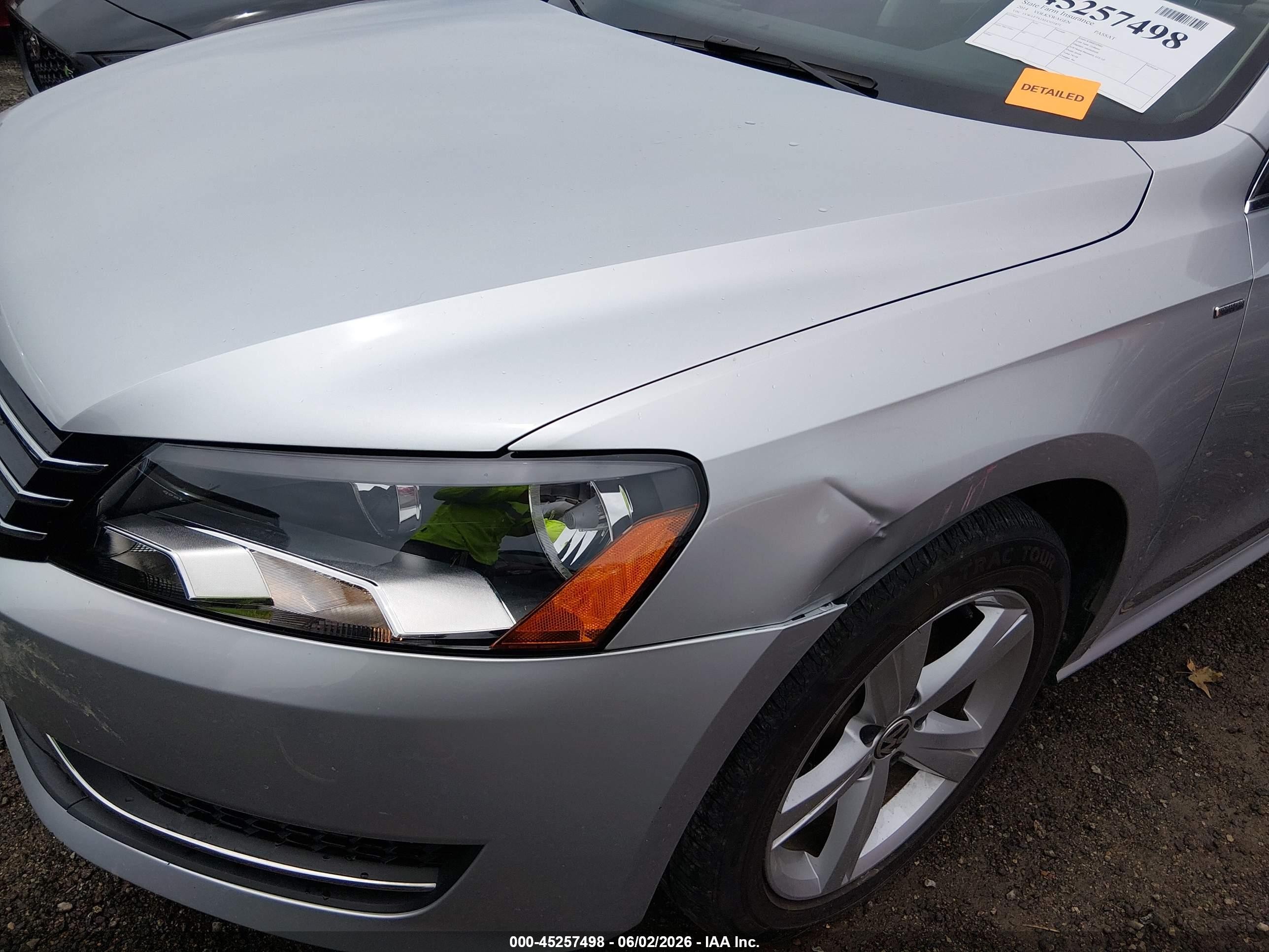 2014 Volkswagen Passat 1.8t Wolfsburg Edition Silver vin: 1VWAT7A3XEC031871