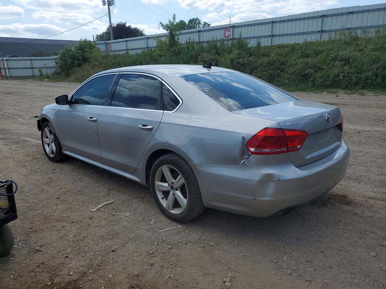 2014 Volkswagen Passat S Silver vin: 1VWAT7A3XEC032857