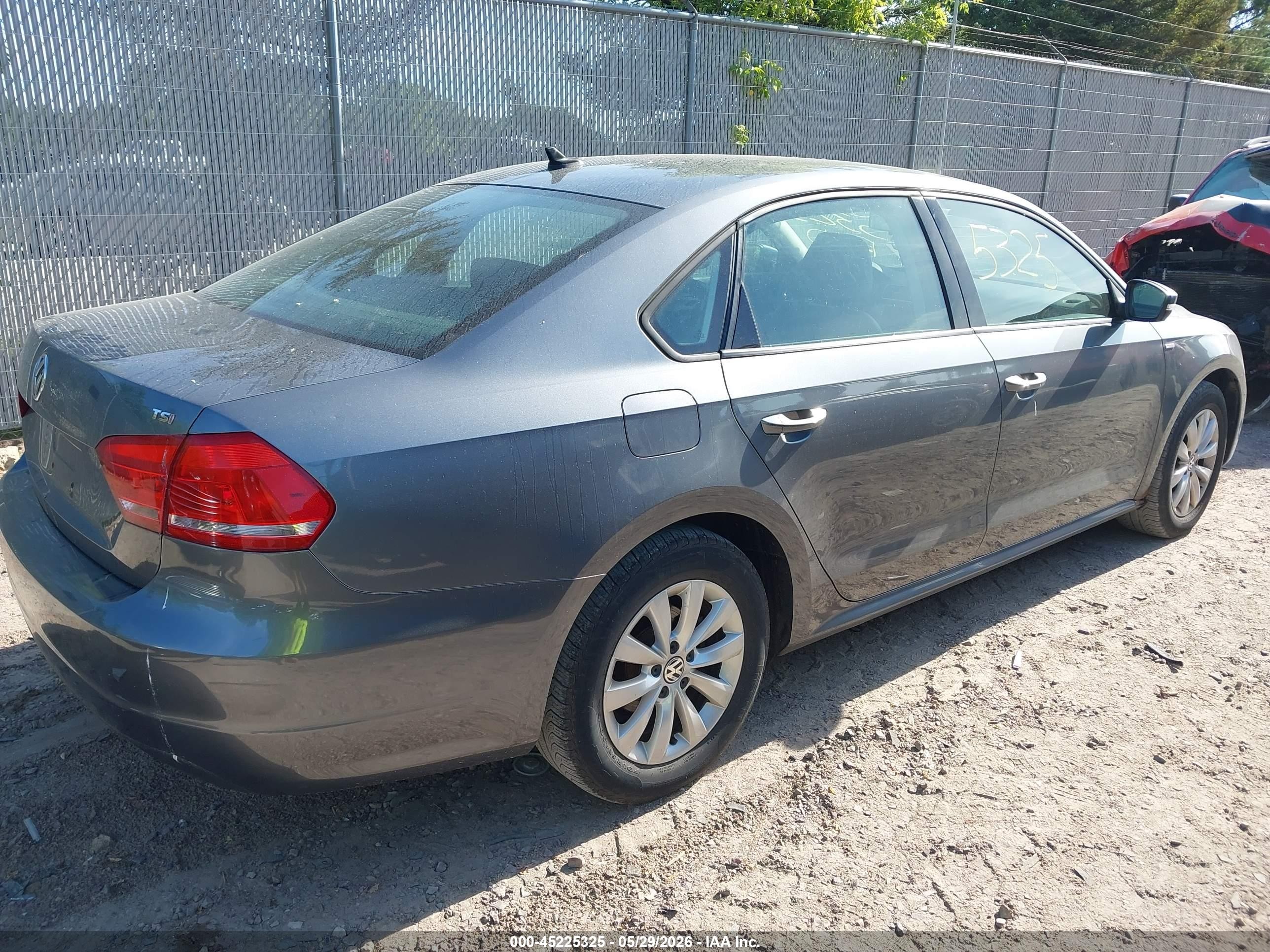 2014 Volkswagen Passat 1.8t Wolfsburg Edition Серый vin: 1VWAT7A3XEC077216