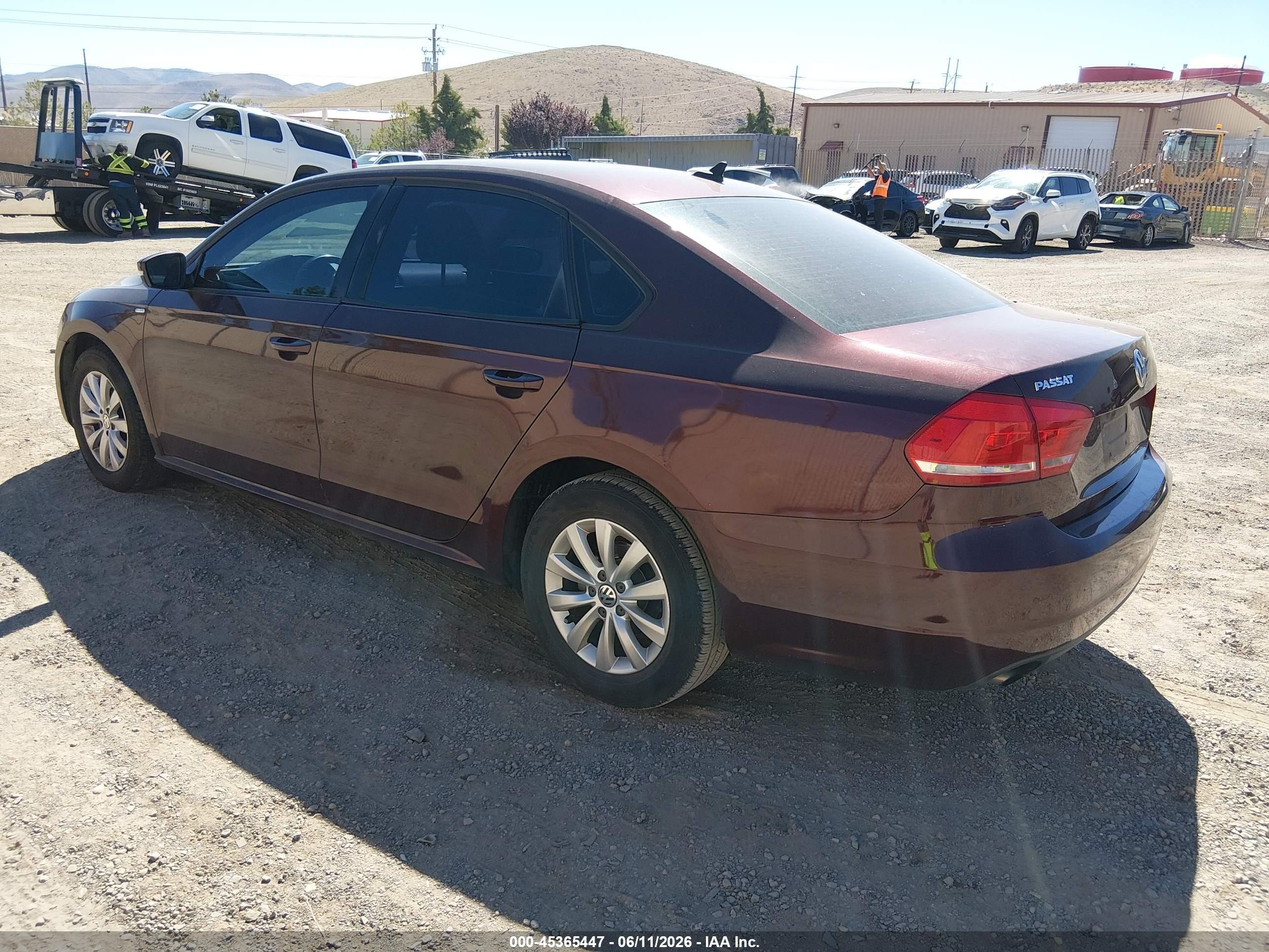 2014 Volkswagen Passat 1.8t Wolfsburg Edition Maroon vin: 1VWAT7A3XEC080018
