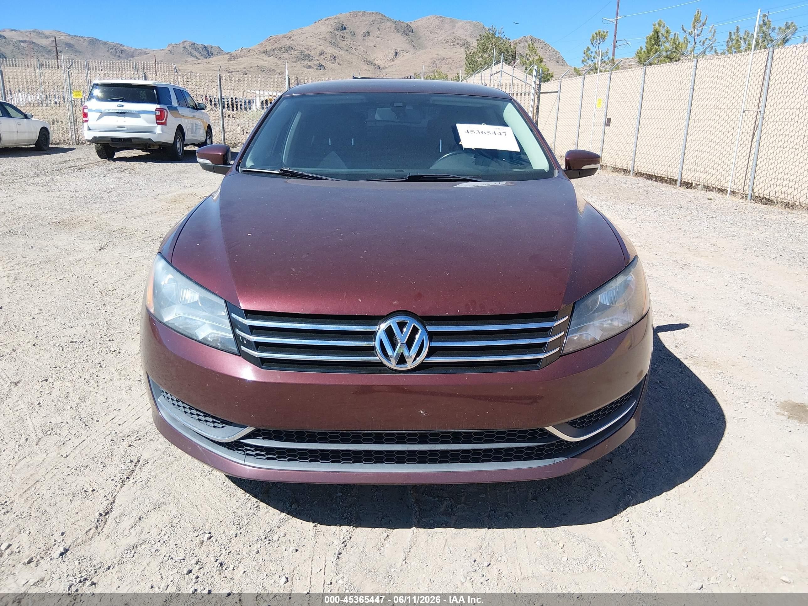 2014 Volkswagen Passat 1.8t Wolfsburg Edition Maroon vin: 1VWAT7A3XEC080018