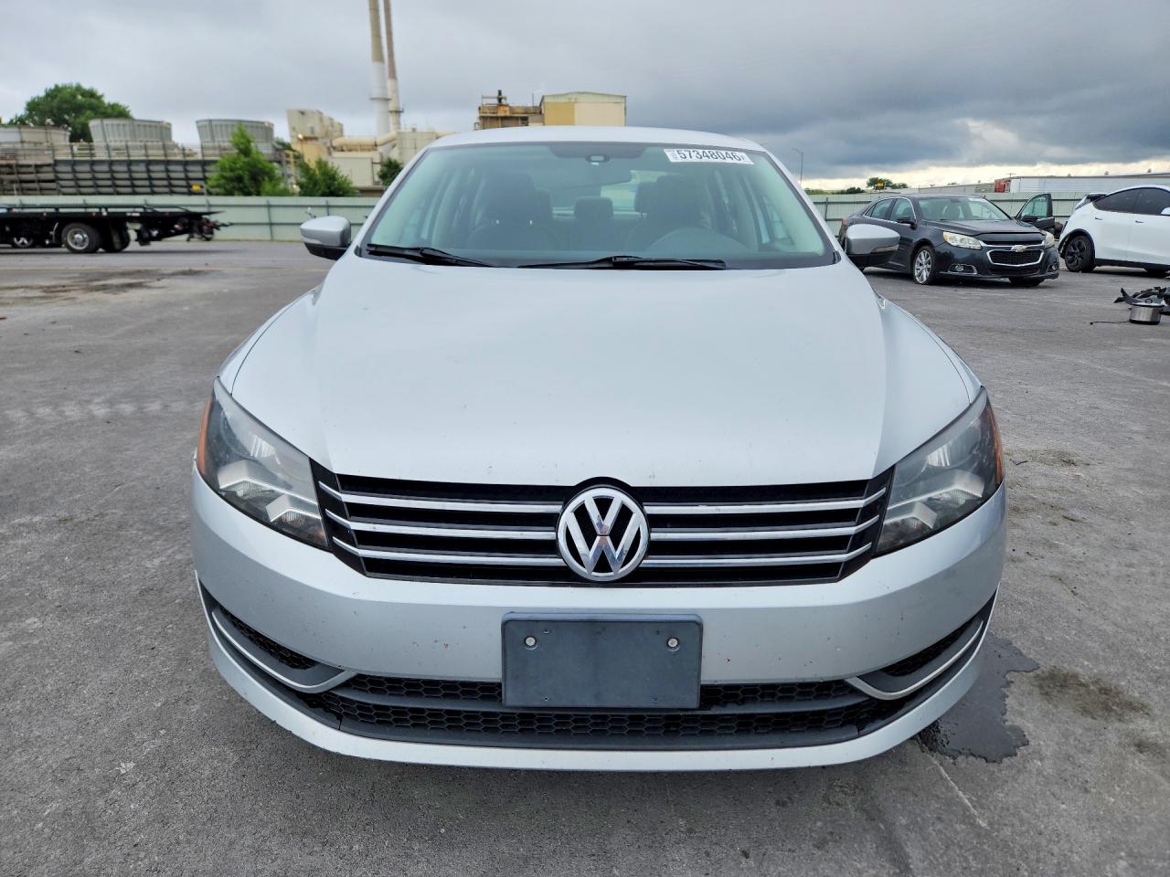 2014 Volkswagen Passat S Silver vin: 1VWAT7A3XEC096056