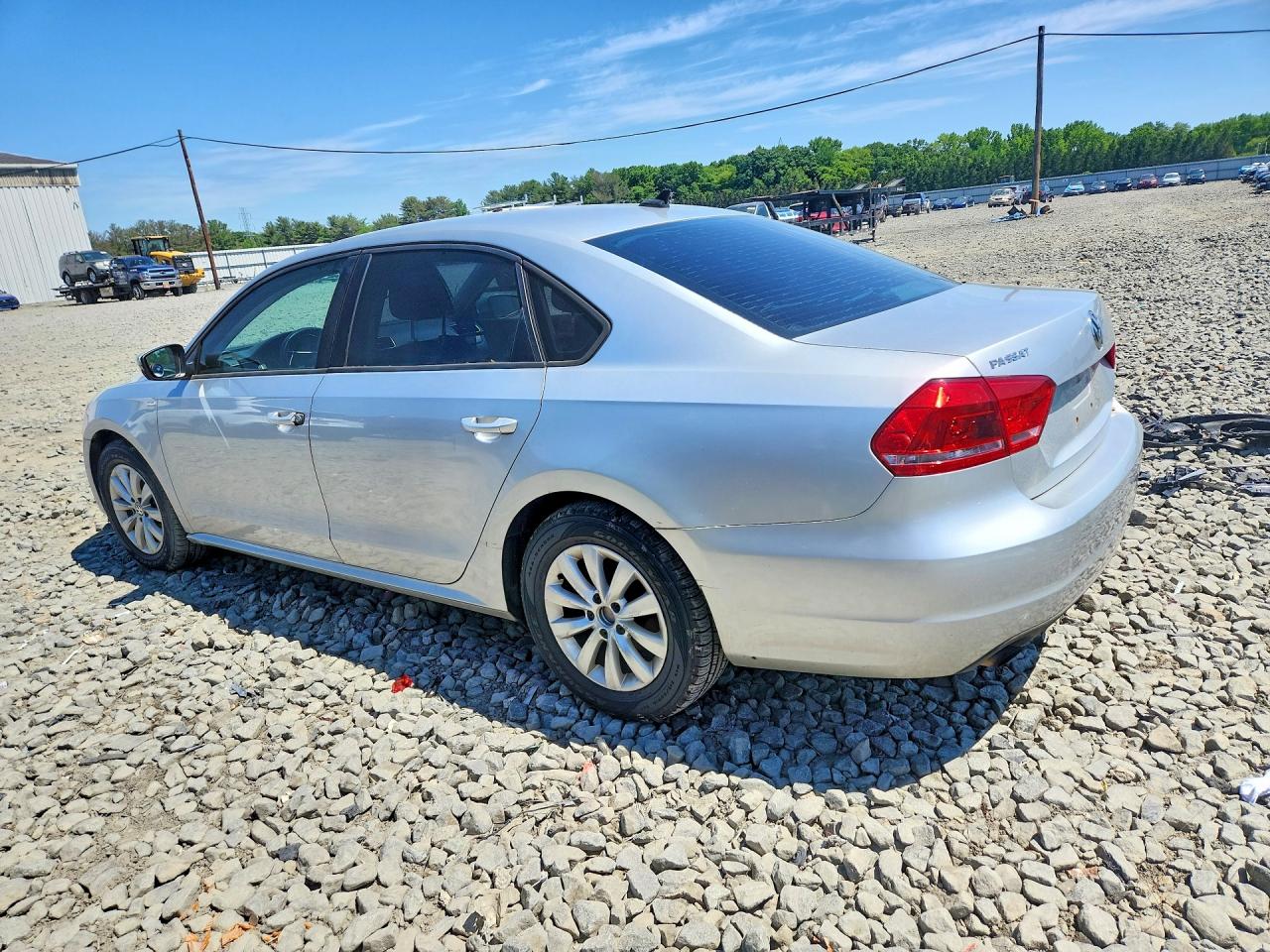 2015 Volkswagen Passat S Серебряный vin: 1VWAT7A3XFC005319