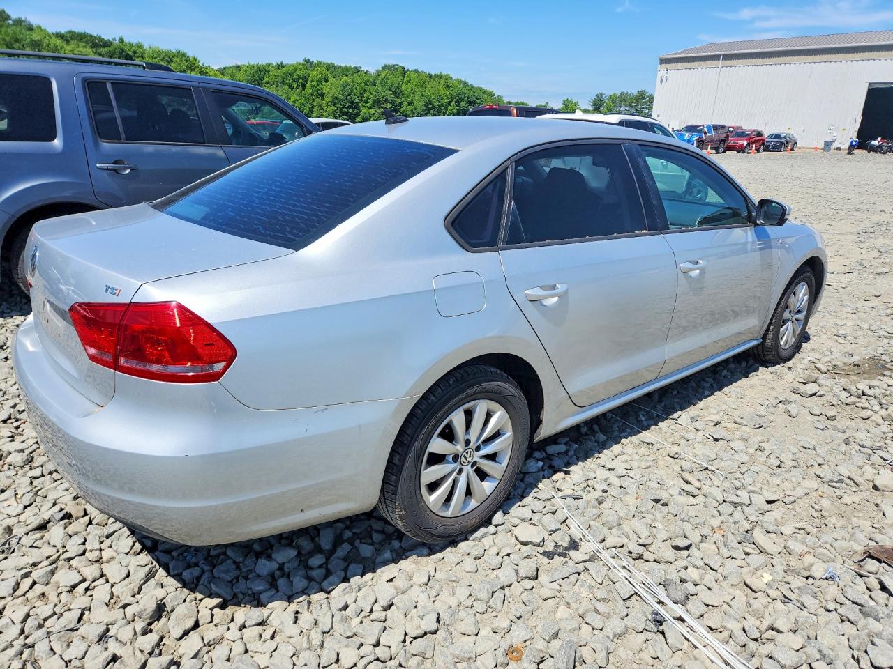 2015 Volkswagen Passat S Серебряный vin: 1VWAT7A3XFC005319