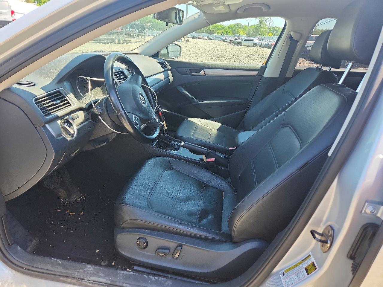 2015 Volkswagen Passat S Серебряный vin: 1VWAT7A3XFC005319