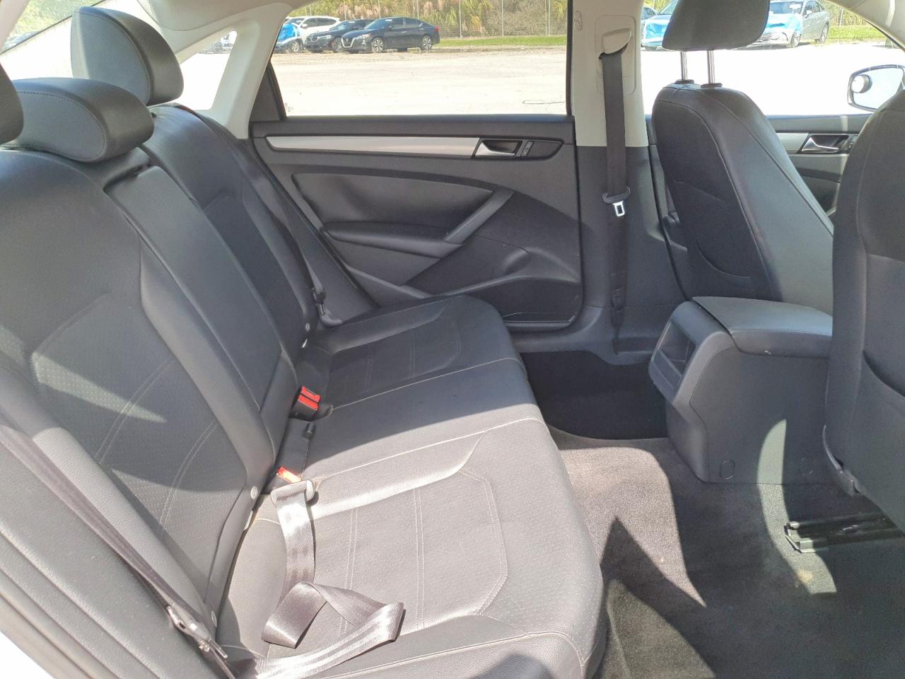 2015 Volkswagen Passat S Белый vin: 1VWAT7A3XFC005918