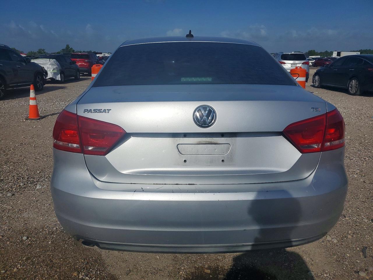 2015 Volkswagen Passat S Gray vin: 1VWAT7A3XFC023285