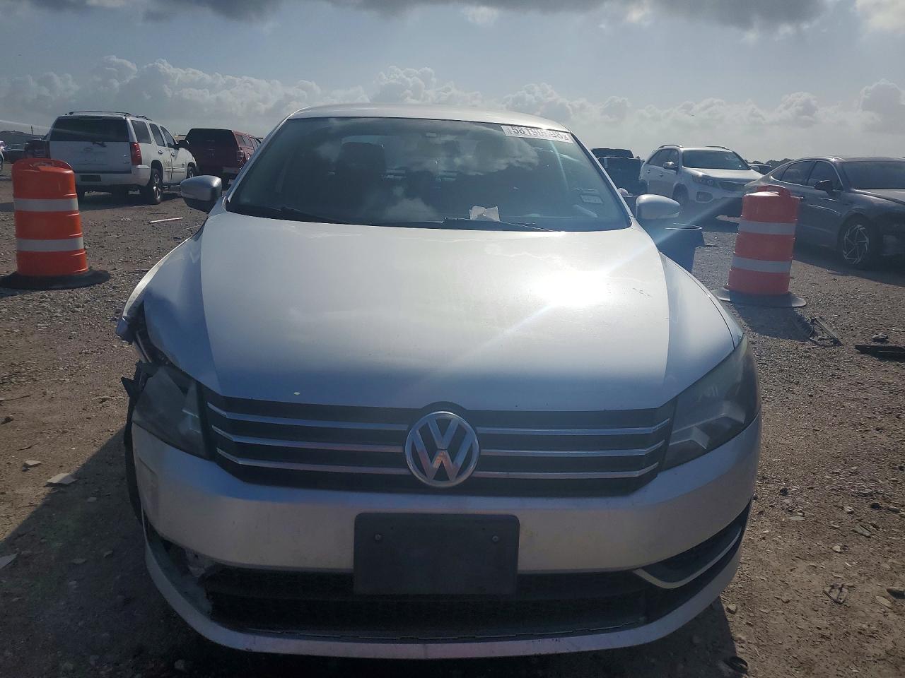 2015 Volkswagen Passat S Gray vin: 1VWAT7A3XFC023285