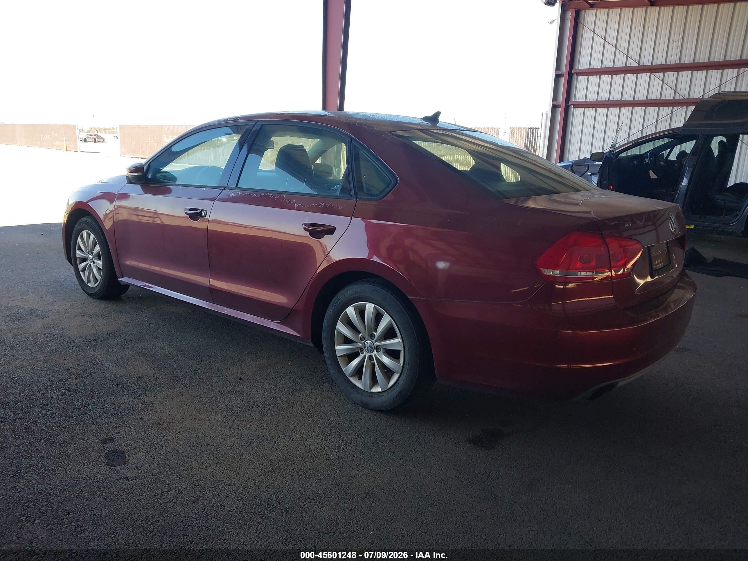 2015 Volkswagen Passat 1.8t Wolfsburg Edition Maroon vin: 1VWAT7A3XFC034870