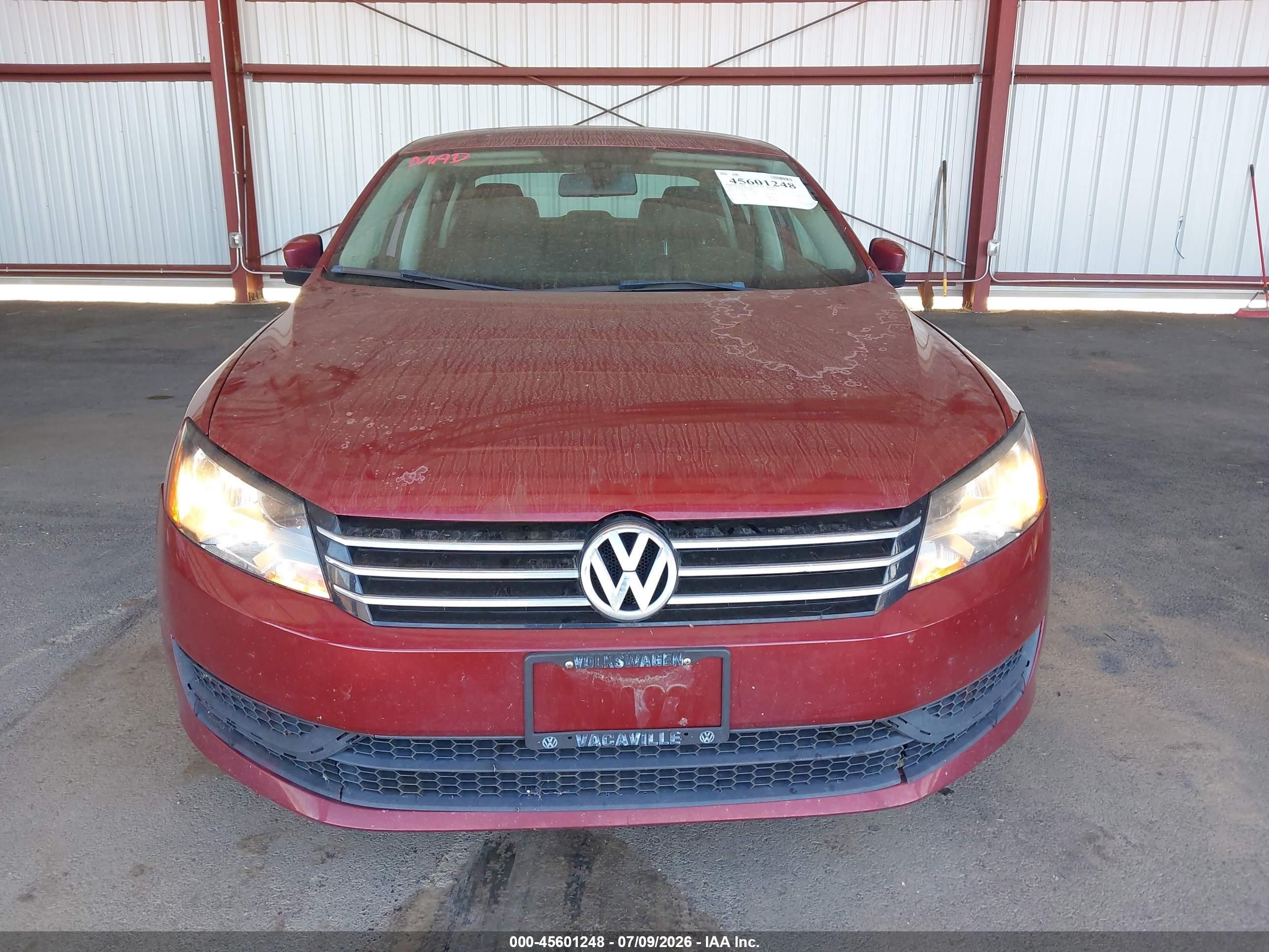 2015 Volkswagen Passat 1.8t Wolfsburg Edition Maroon vin: 1VWAT7A3XFC034870