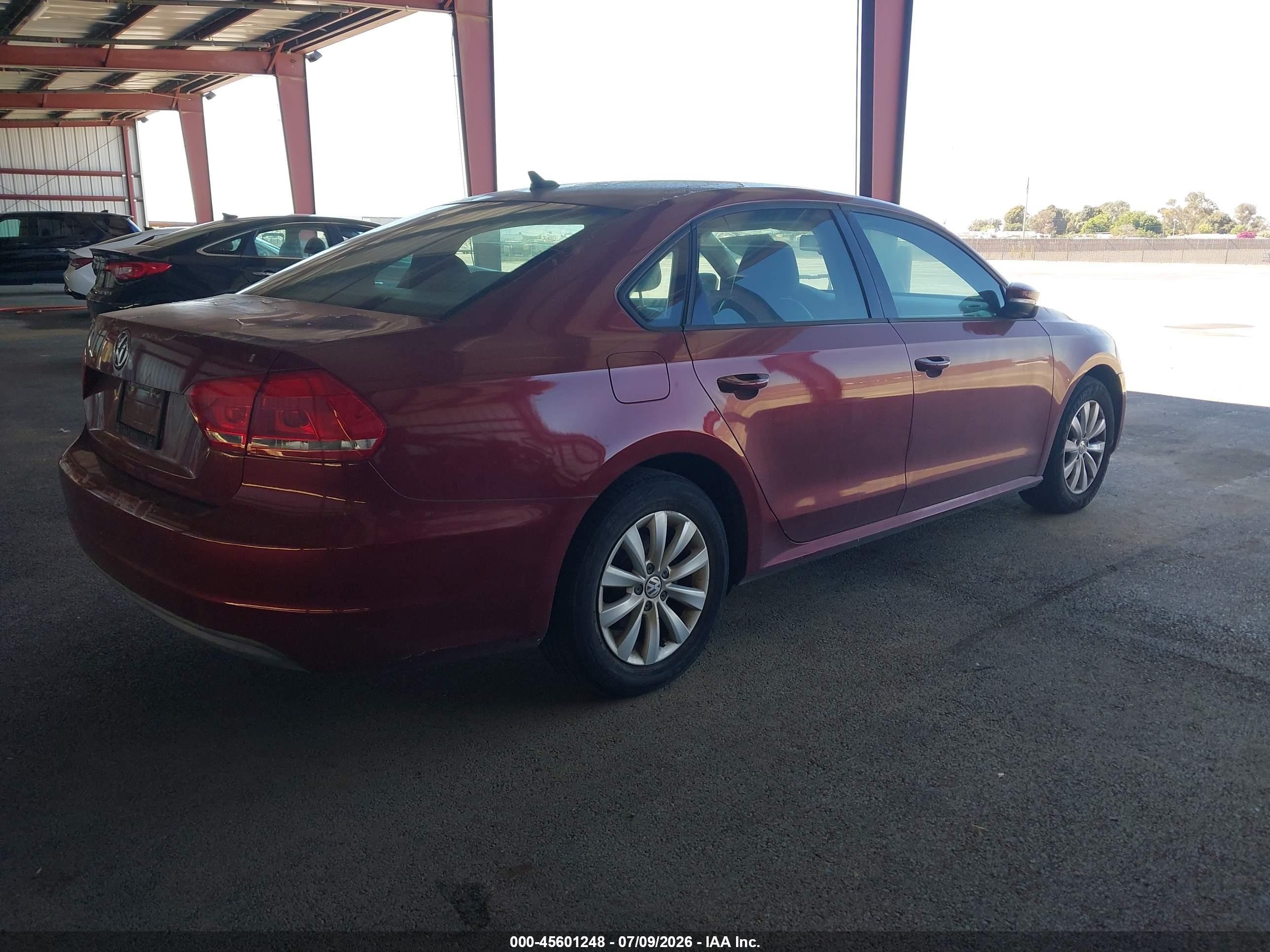 2015 Volkswagen Passat 1.8t Wolfsburg Edition Maroon vin: 1VWAT7A3XFC034870