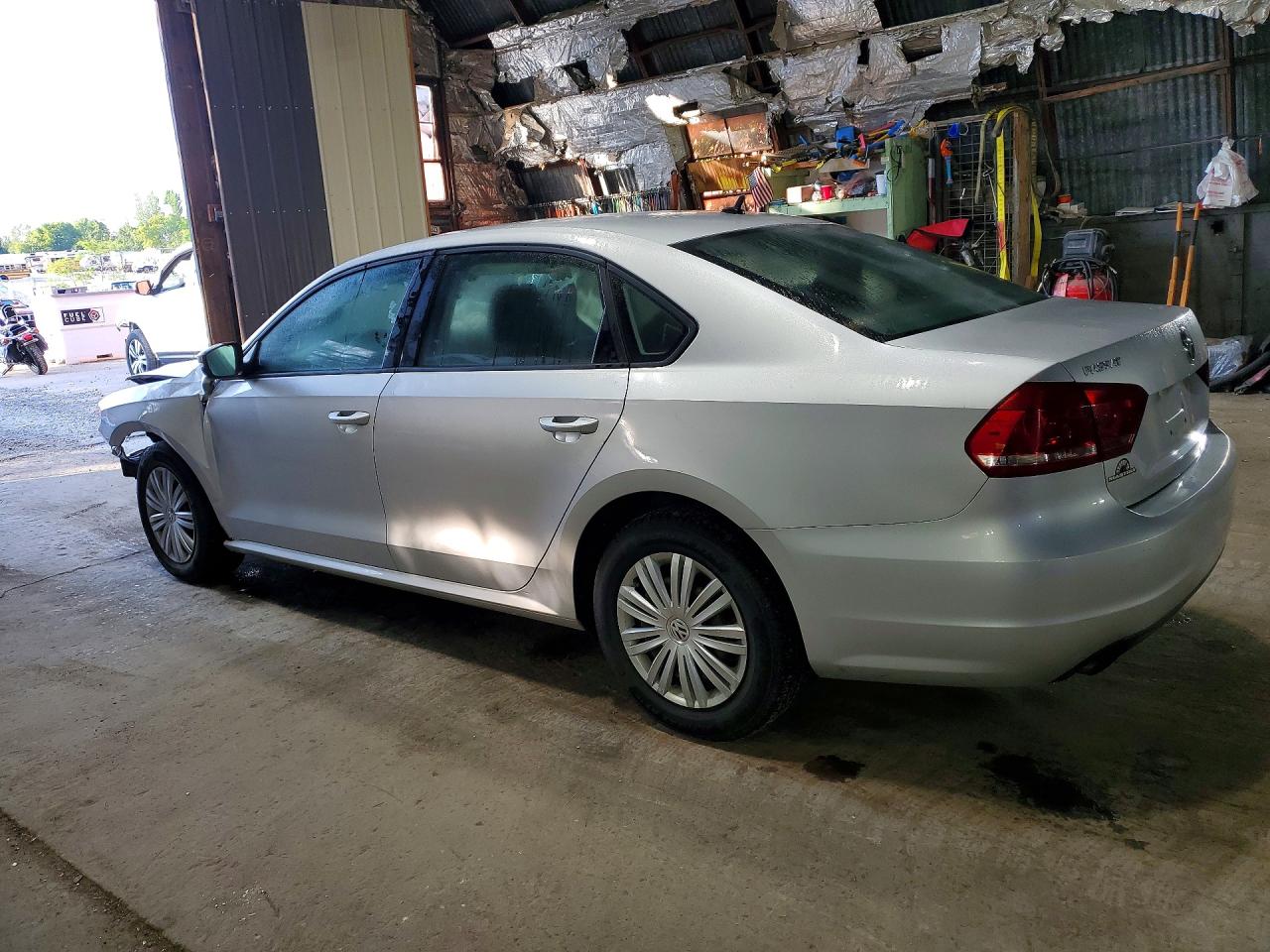 2015 Volkswagen Passat S Silver vin: 1VWAT7A3XFC038160