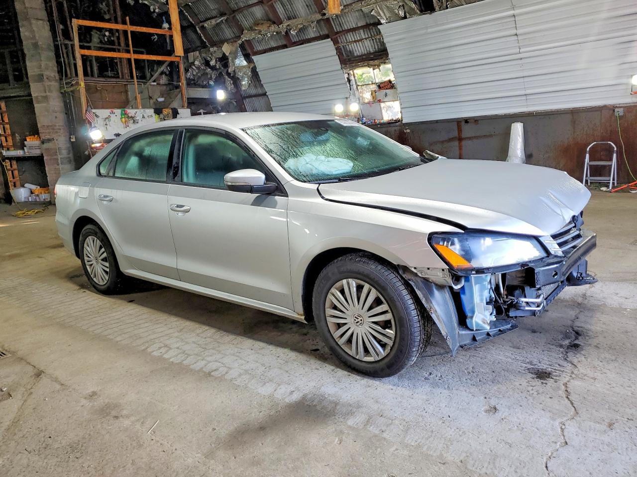 2015 Volkswagen Passat S Silver vin: 1VWAT7A3XFC038160